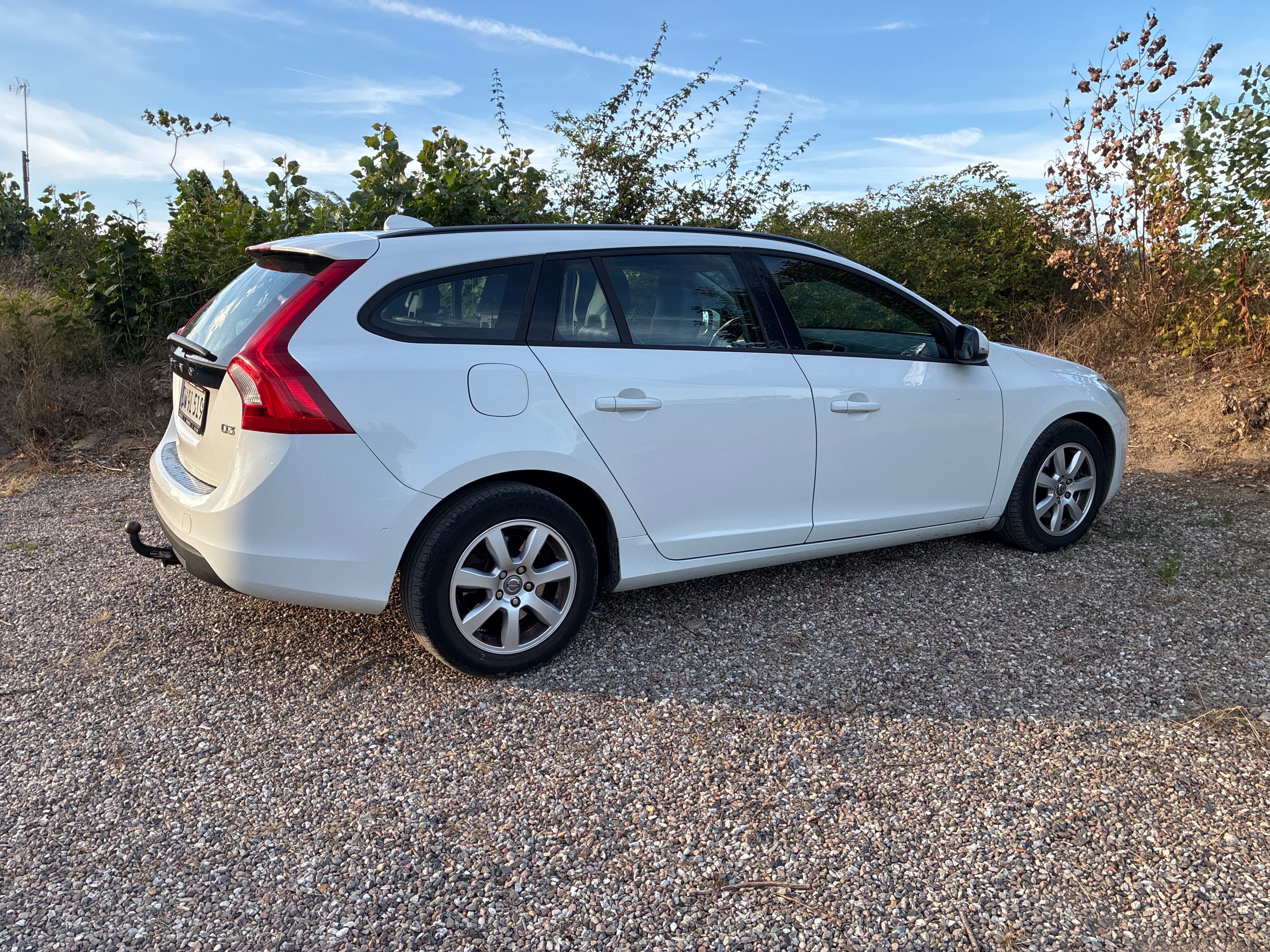 VOLVO V60 Thumbnail 3