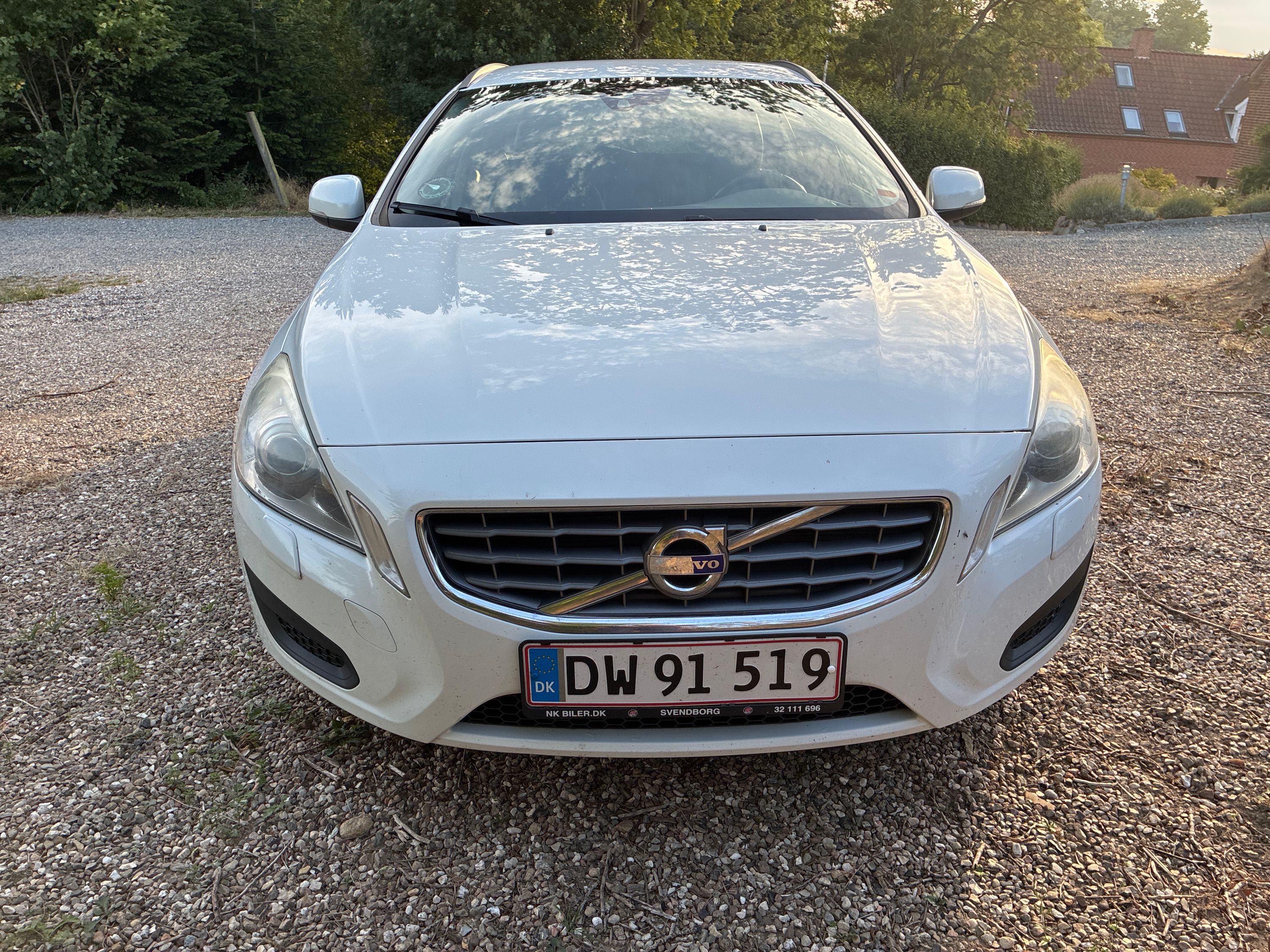 VOLVO V60 Thumbnail 1