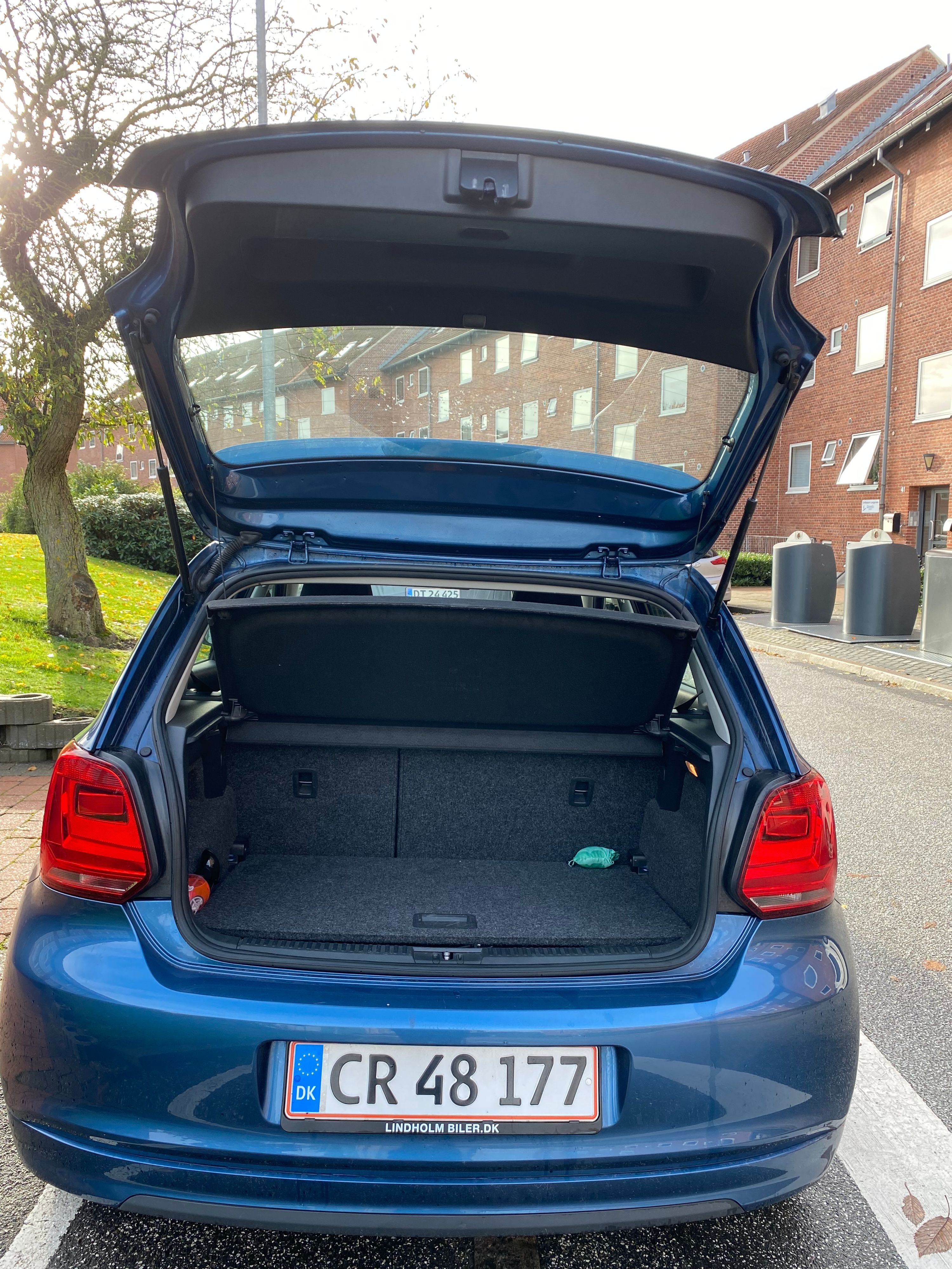 VOLKSWAGEN Polo Thumbnail 9
