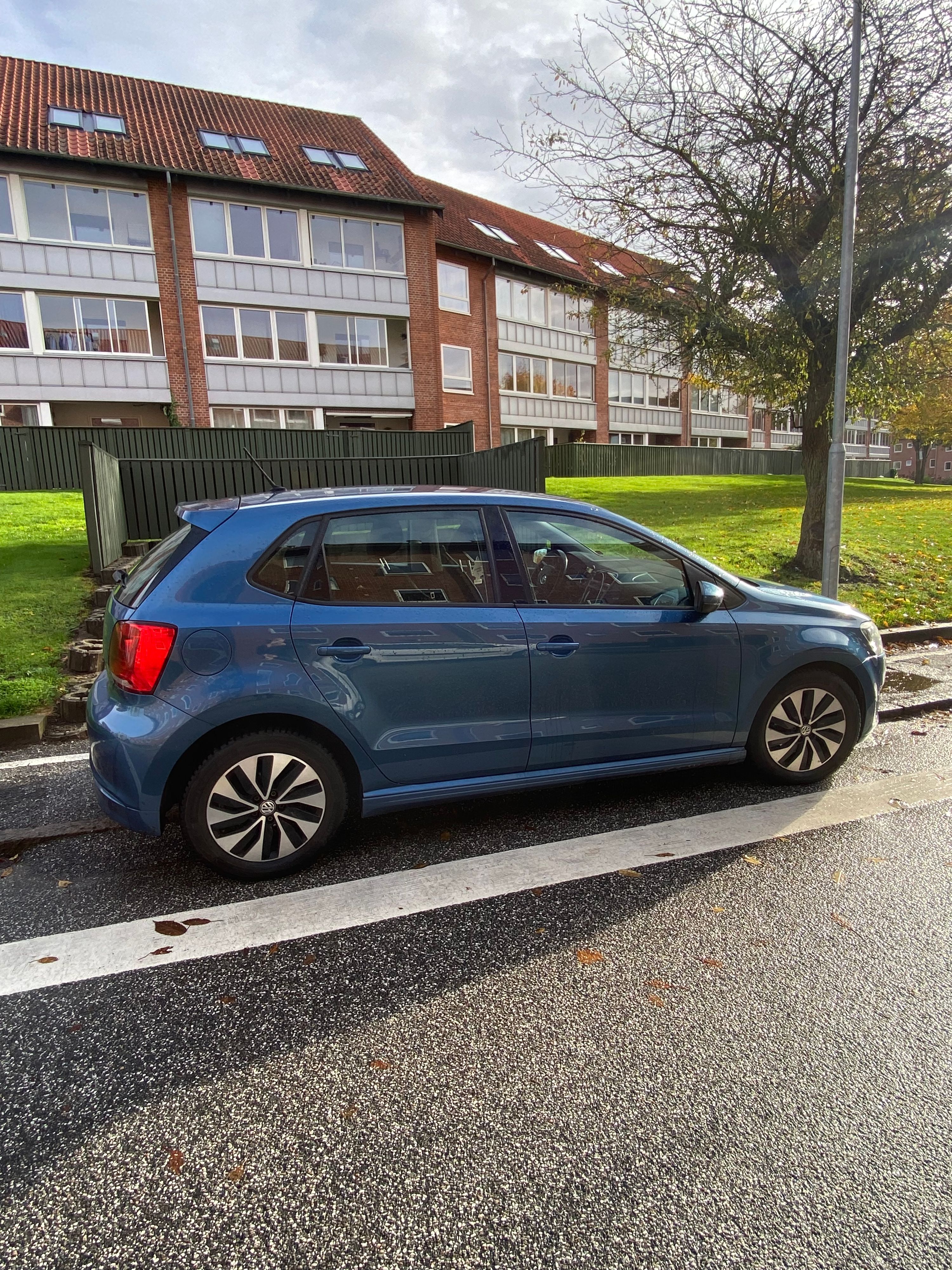 VOLKSWAGEN Polo Thumbnail 5