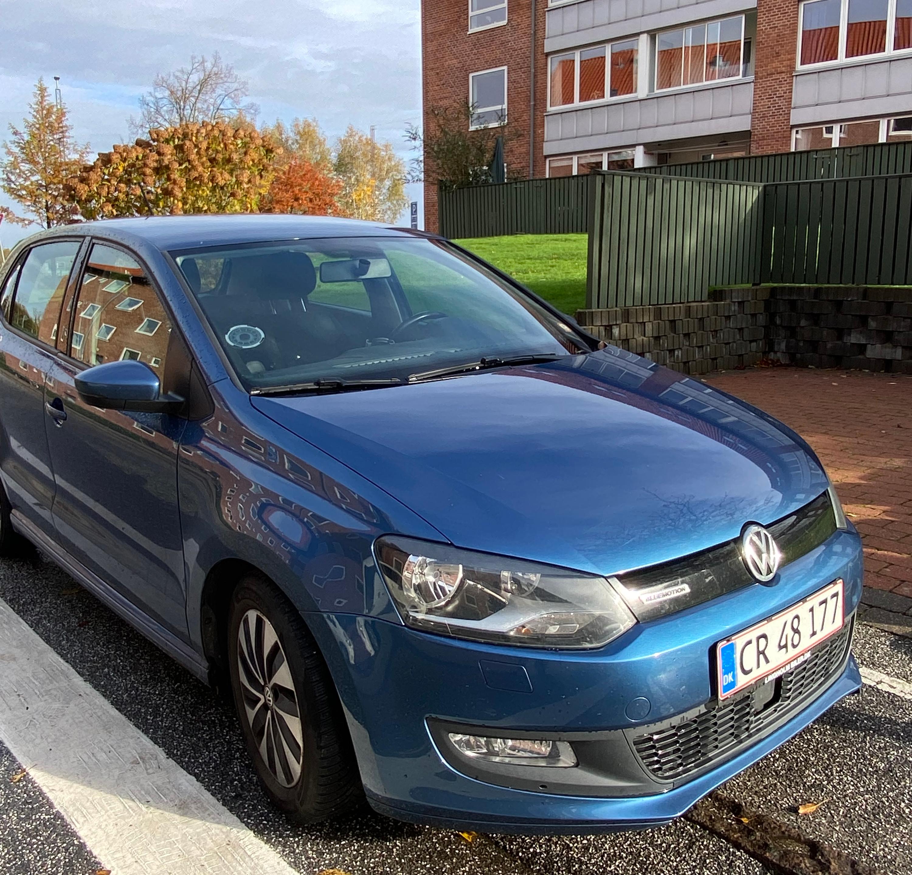 VOLKSWAGEN Polo