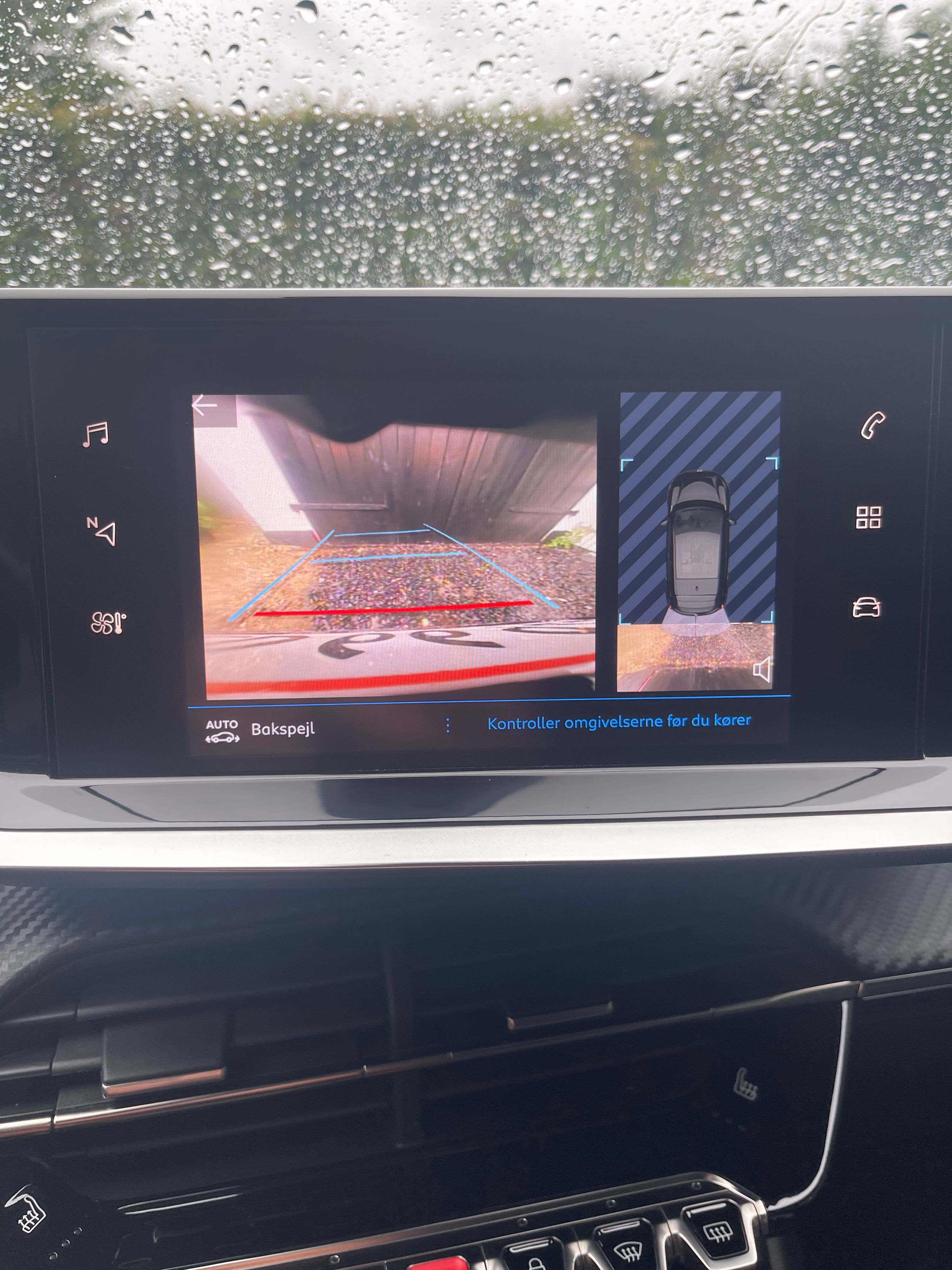 PEUGEOT 208 Thumbnail 13