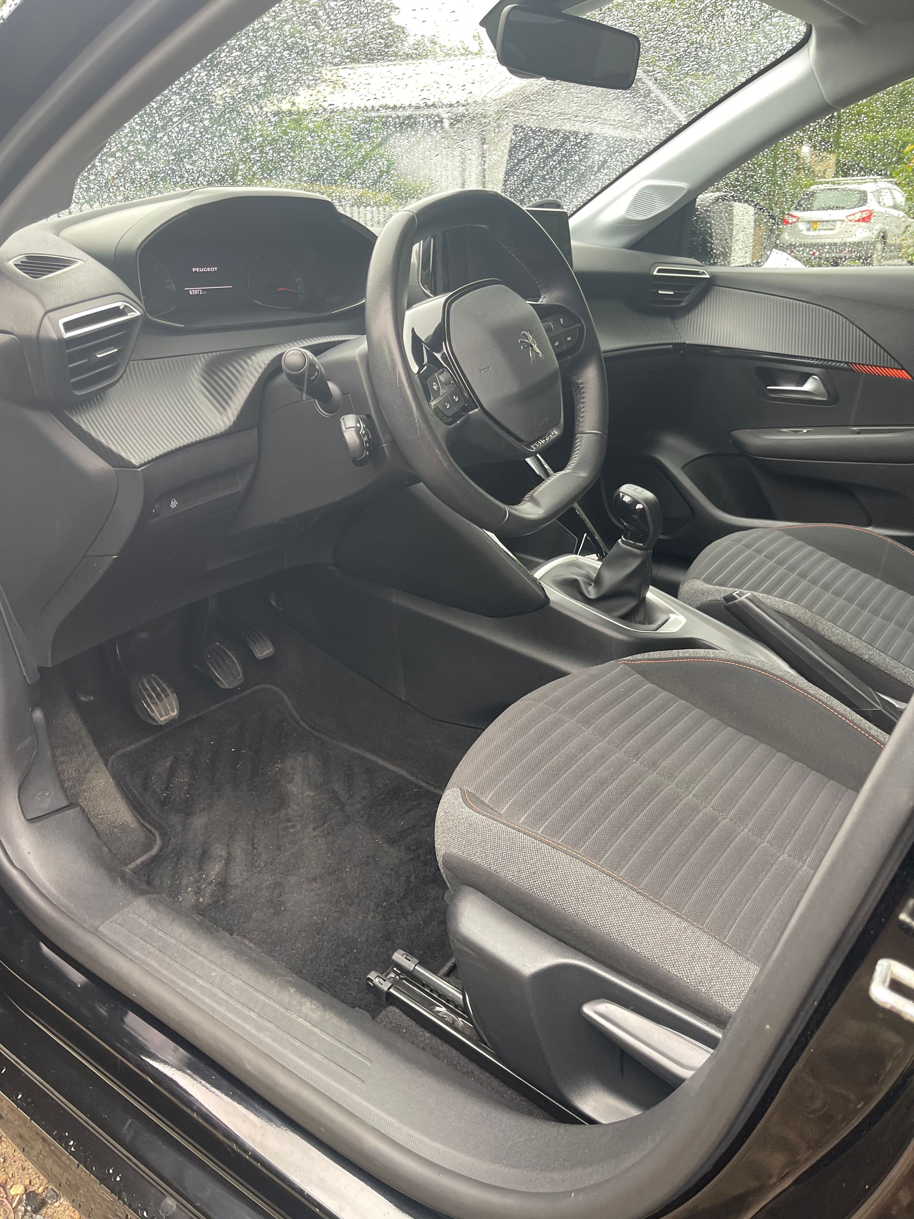 PEUGEOT 208 Thumbnail 9