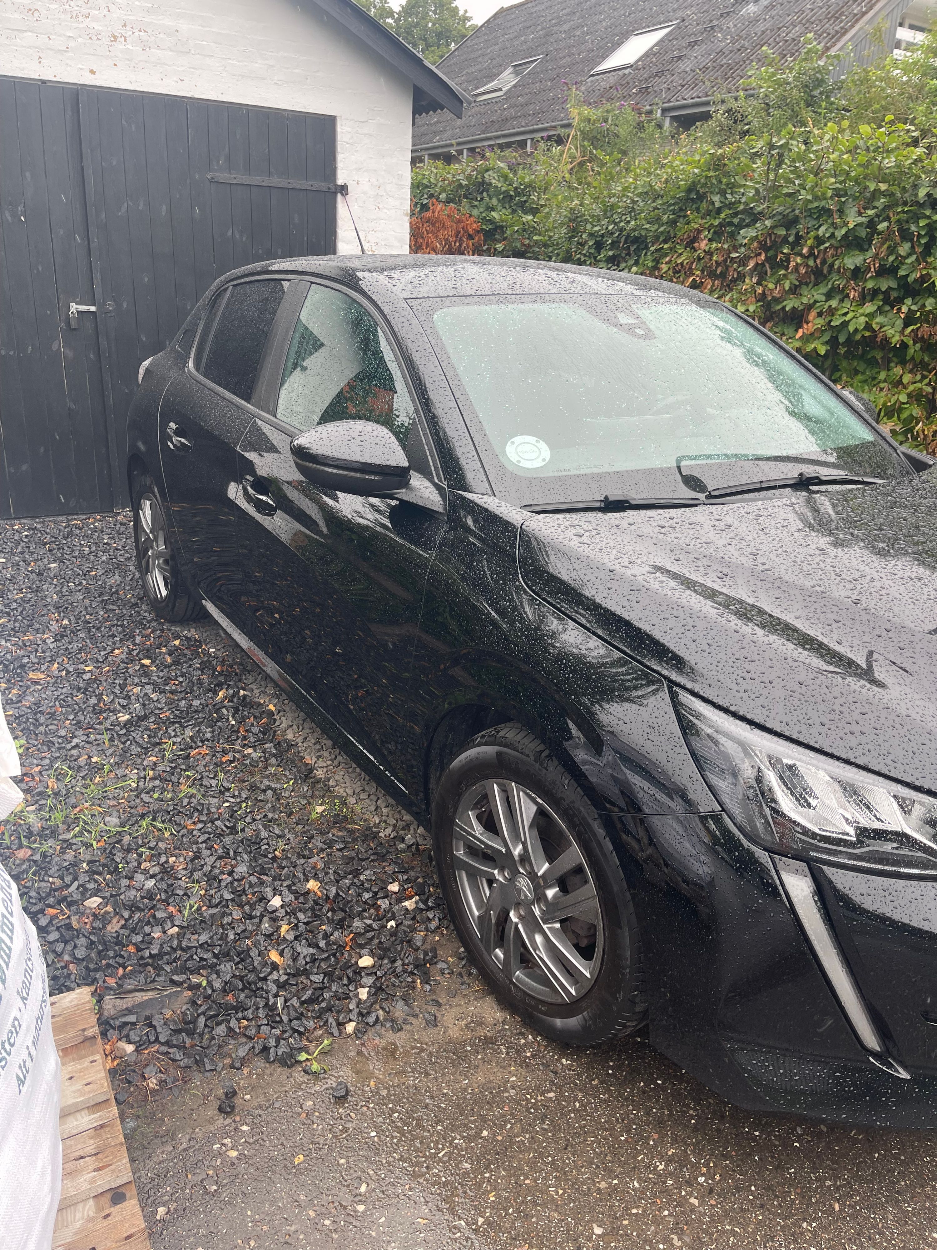 PEUGEOT 208 Thumbnail 6