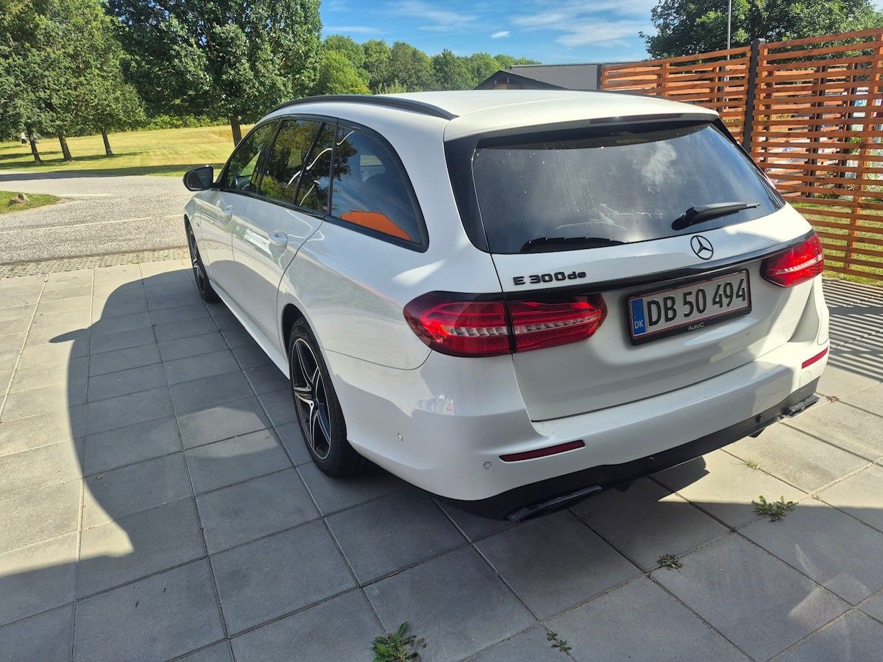 MERCEDES-BENZ E 300 De Thumbnail 4