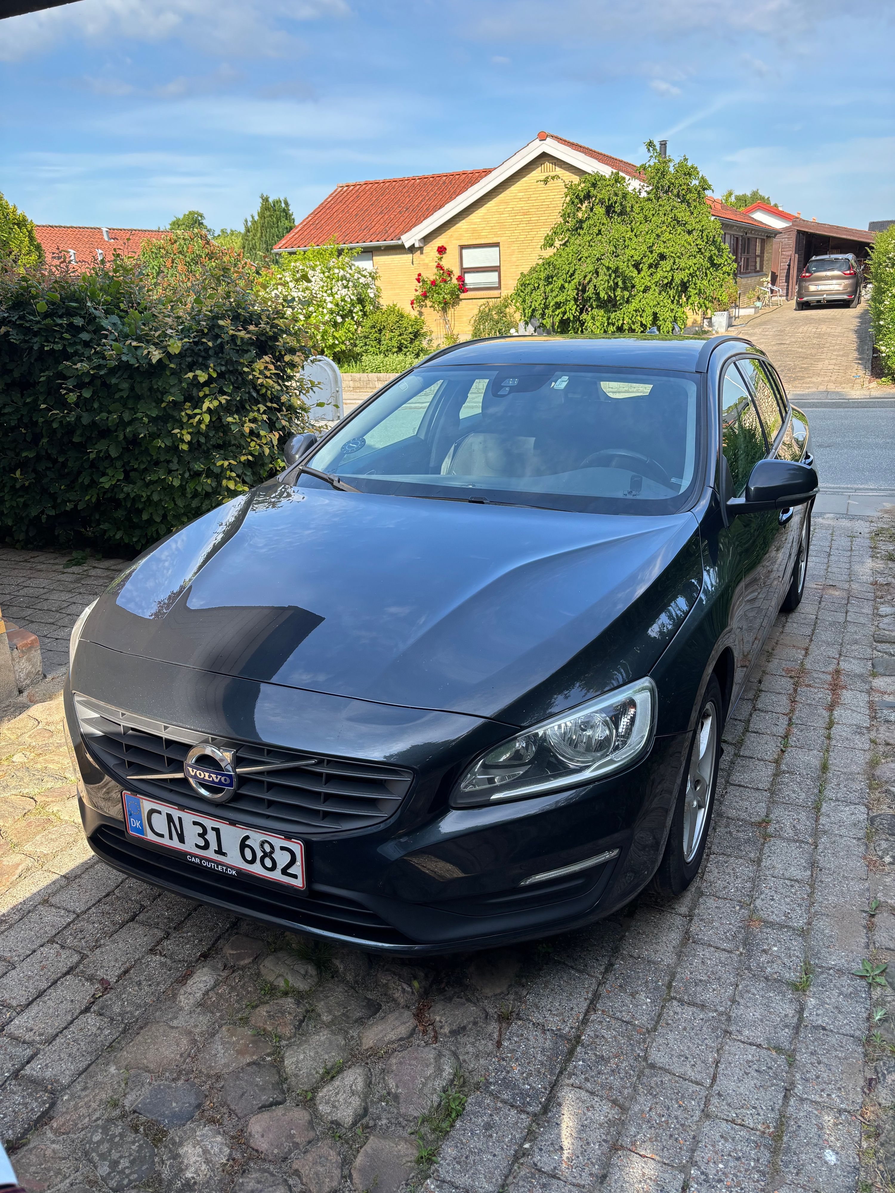 VOLVO V 60 Thumbnail 3