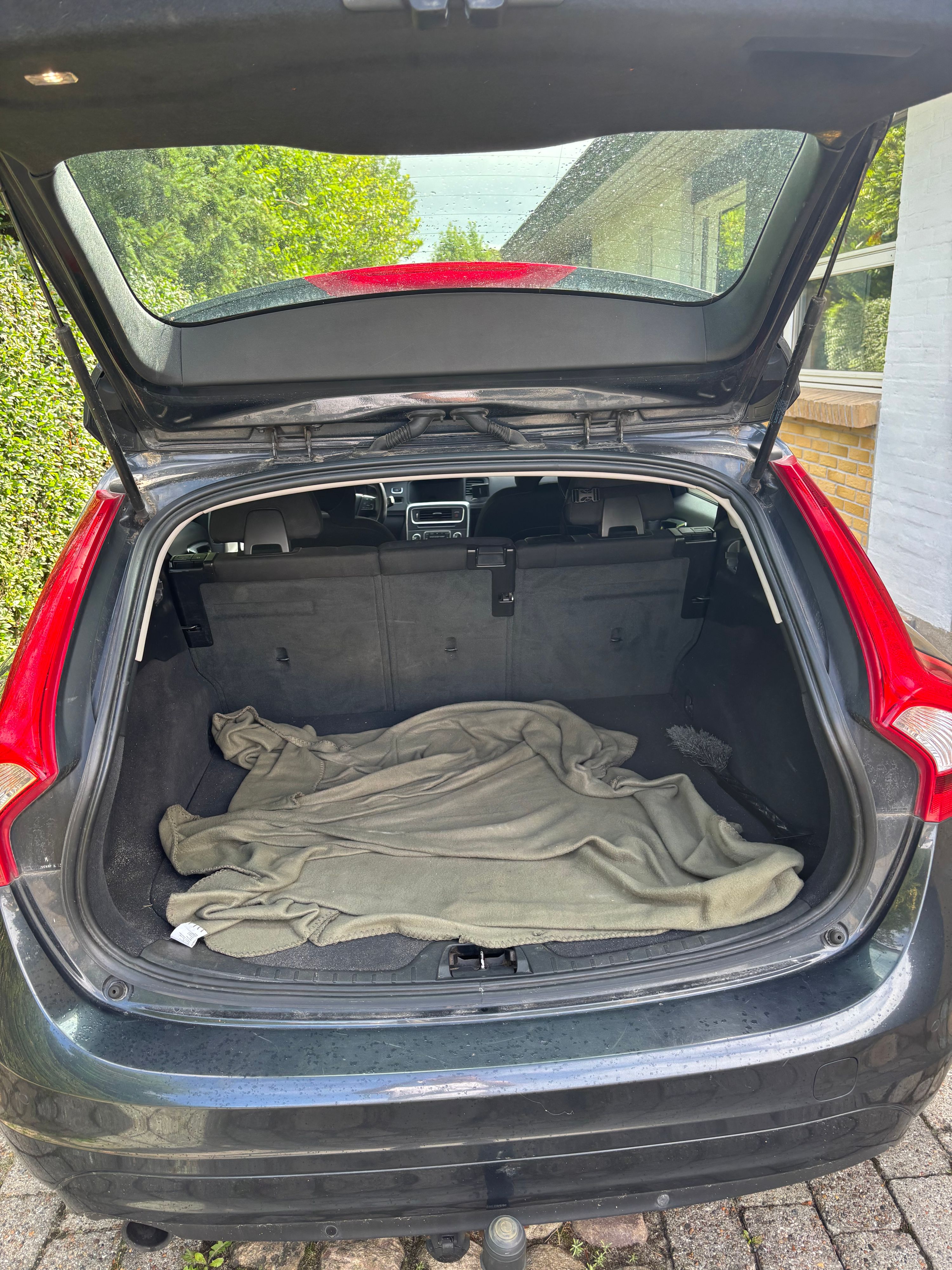 VOLVO V 60 Thumbnail 2