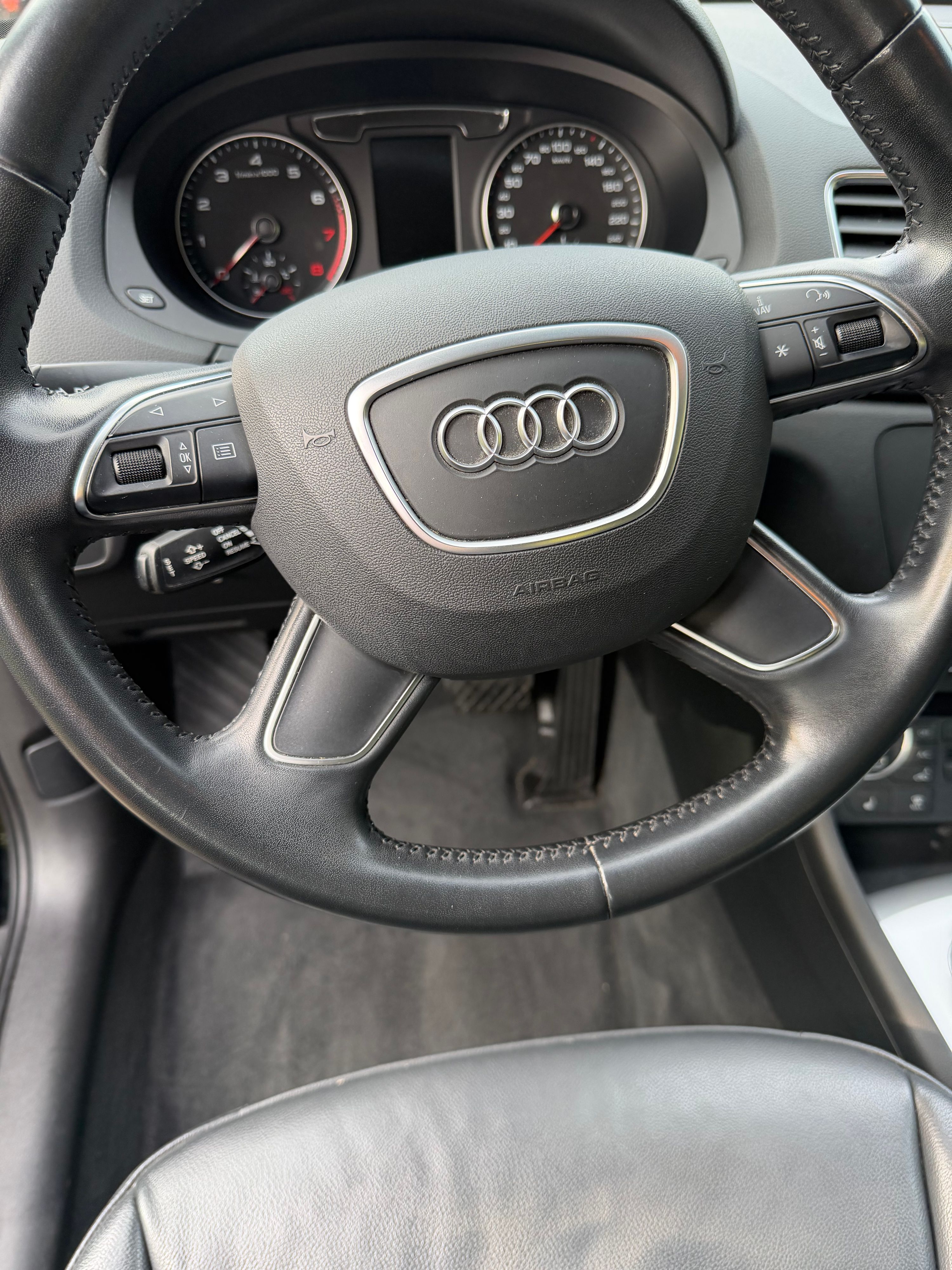 AUDI Q3 Thumbnail 11