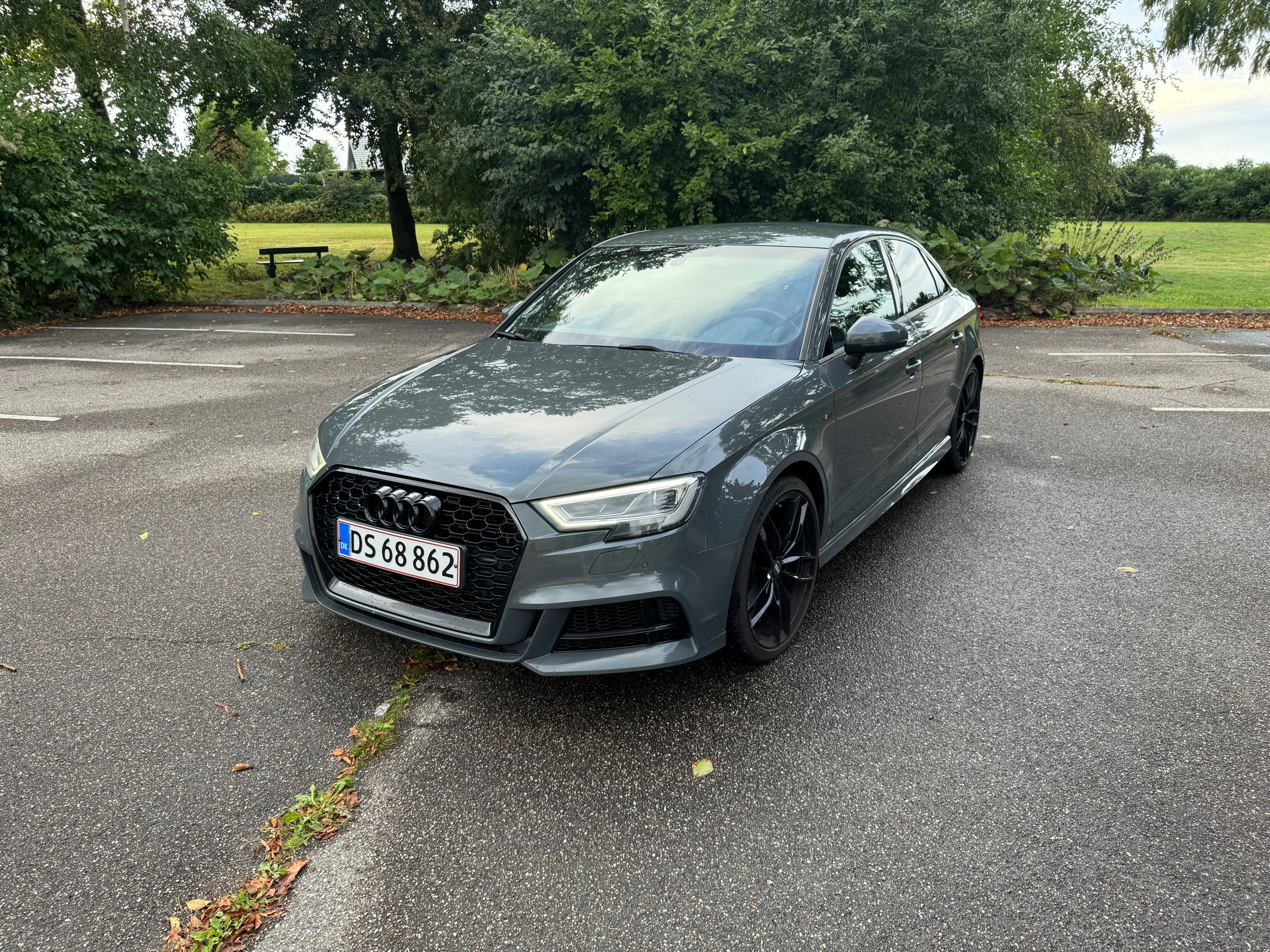 AUDI A3 Limousine 1