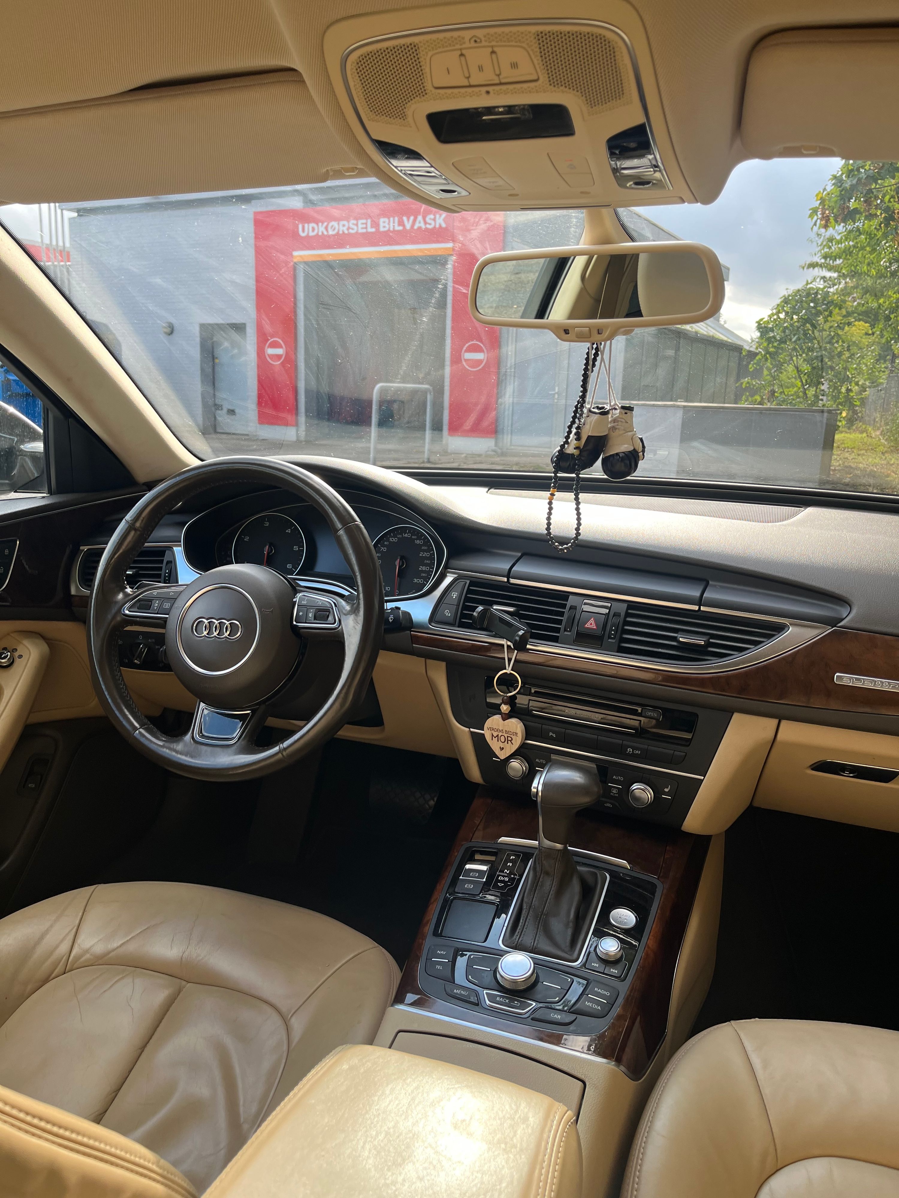 AUDI A6 Thumbnail 6