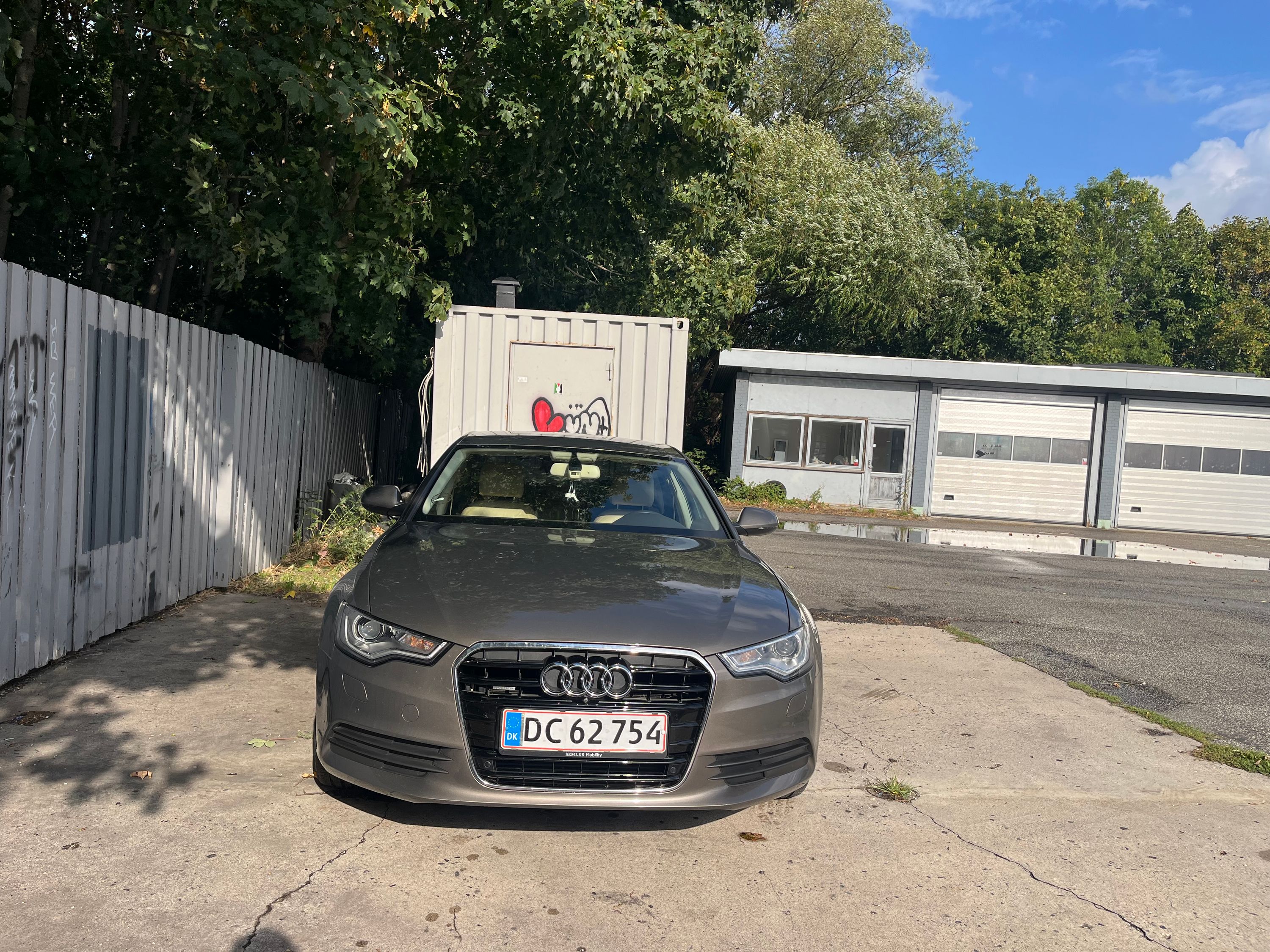 AUDI A6 Thumbnail 2