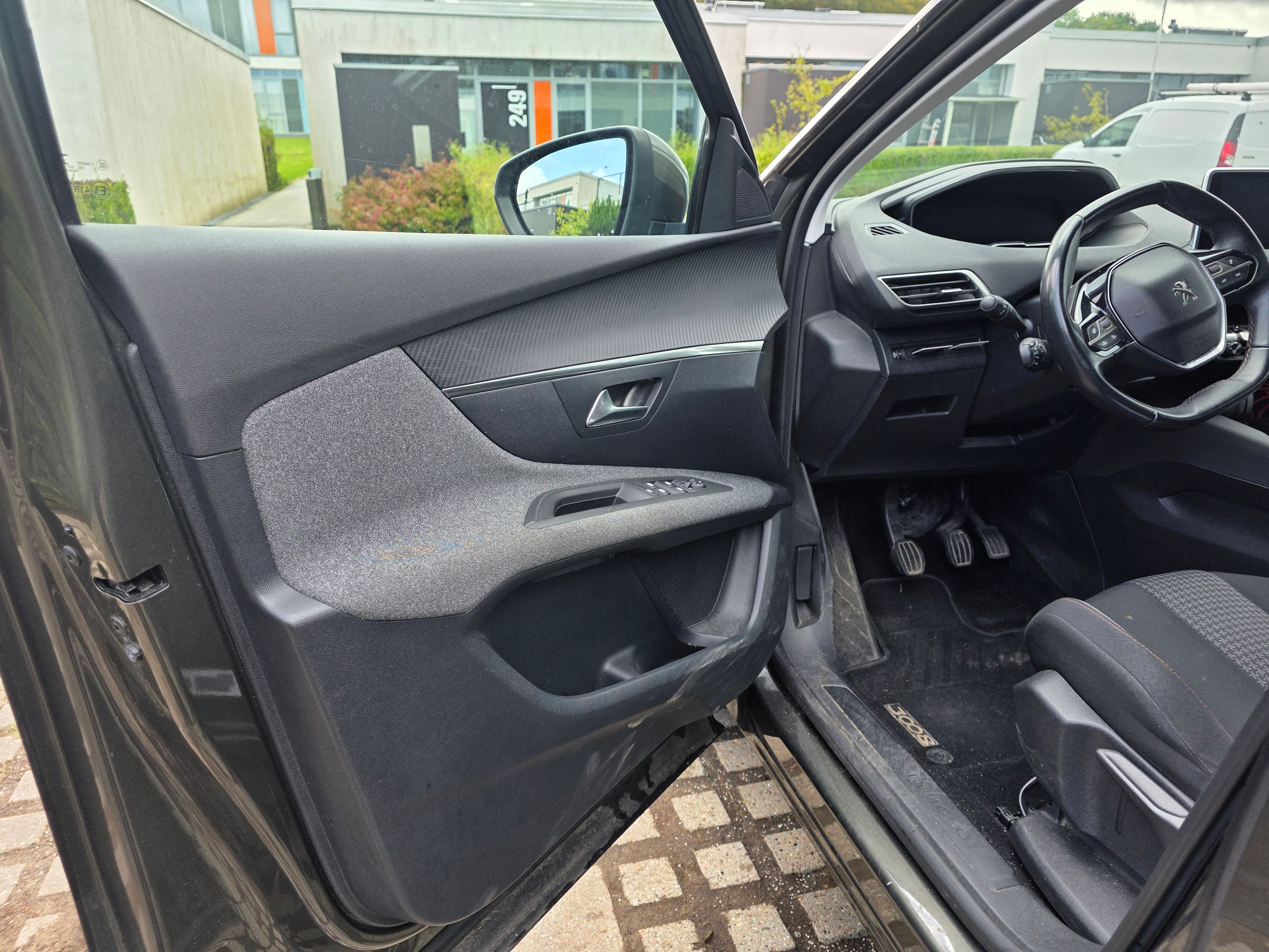 PEUGEOT 3008 Thumbnail 3