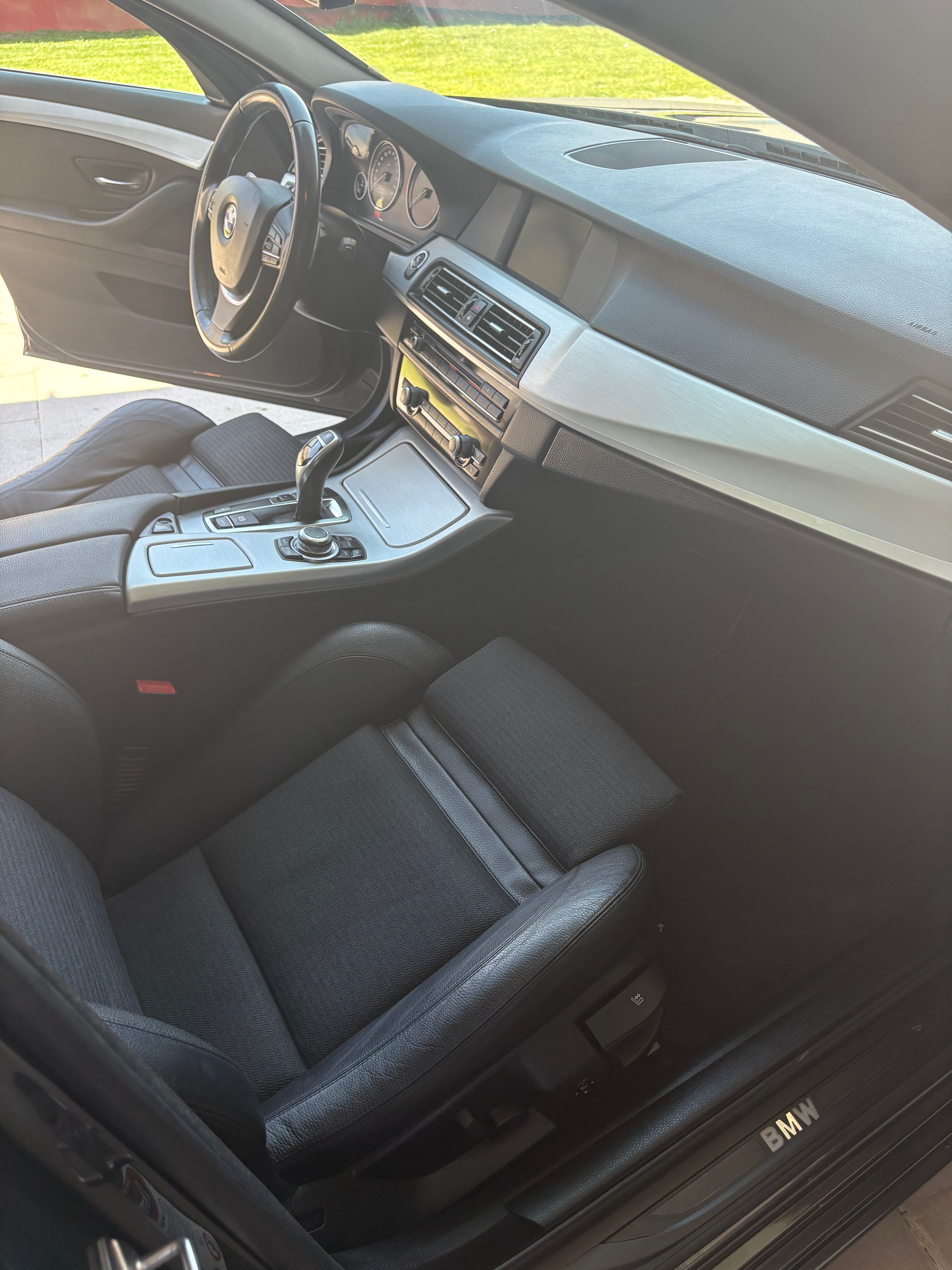 BMW 5-Serie Thumbnail 8