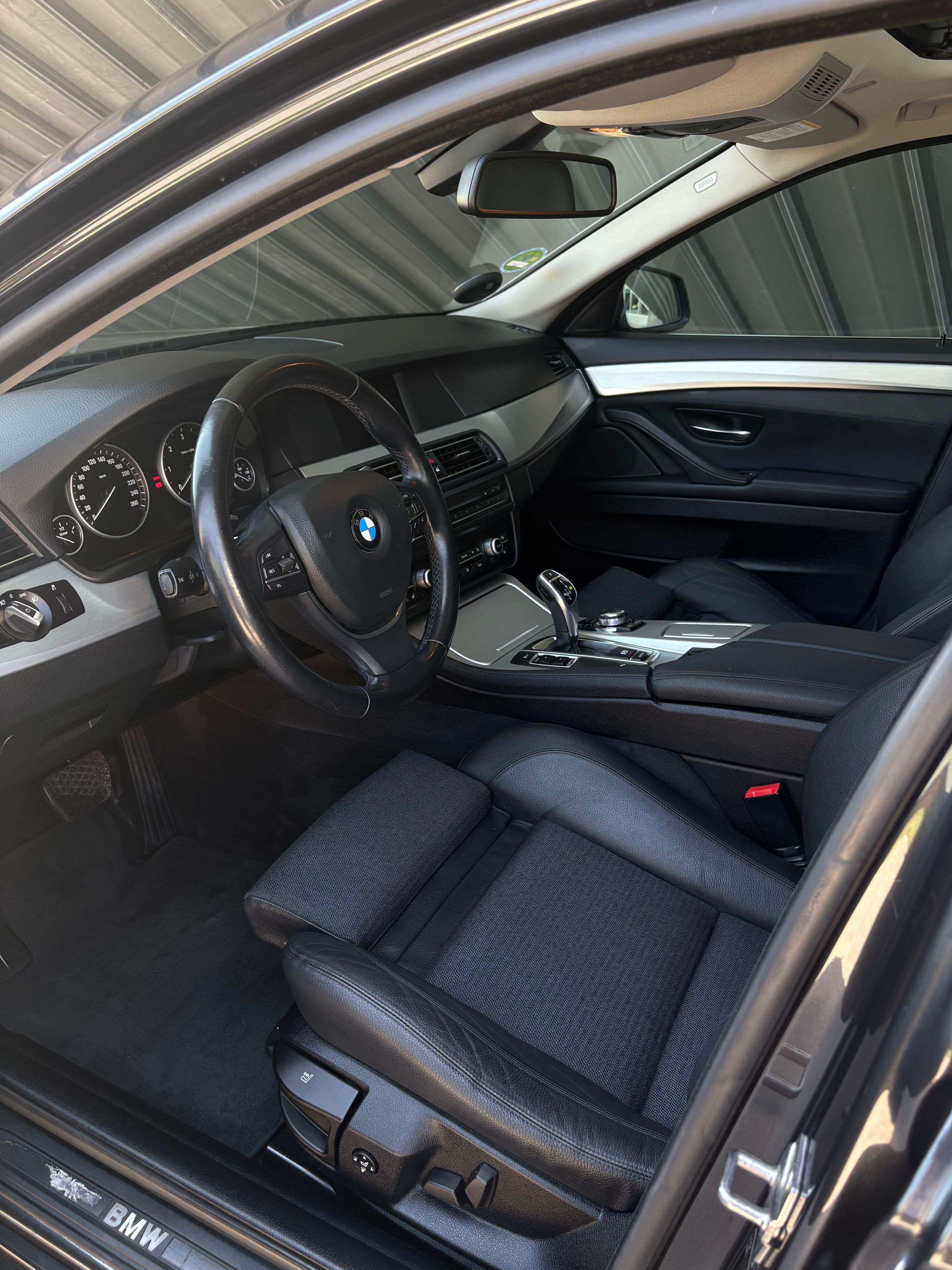 BMW 5-Serie Thumbnail 3