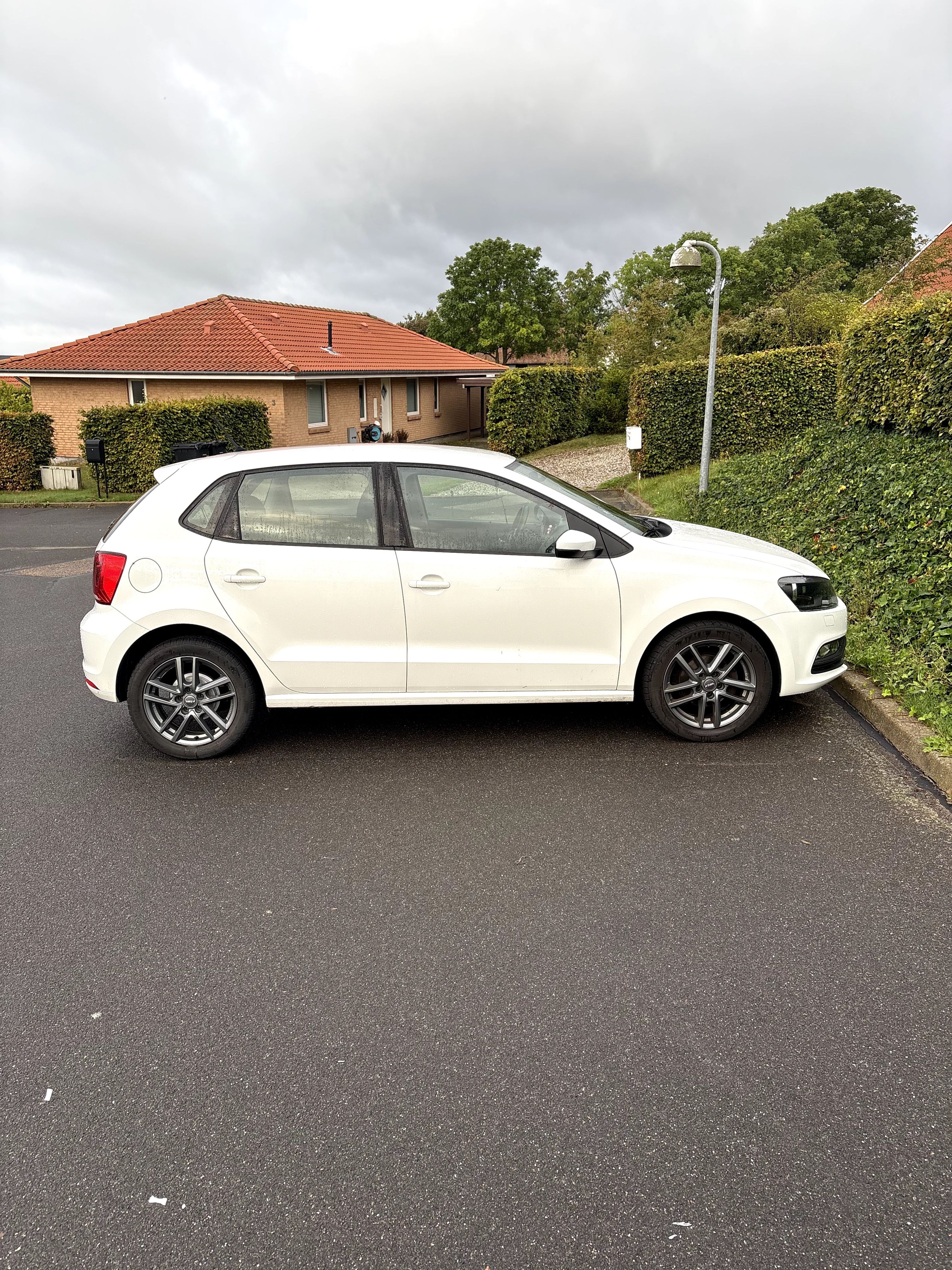 VOLKSWAGEN Polo Thumbnail 11