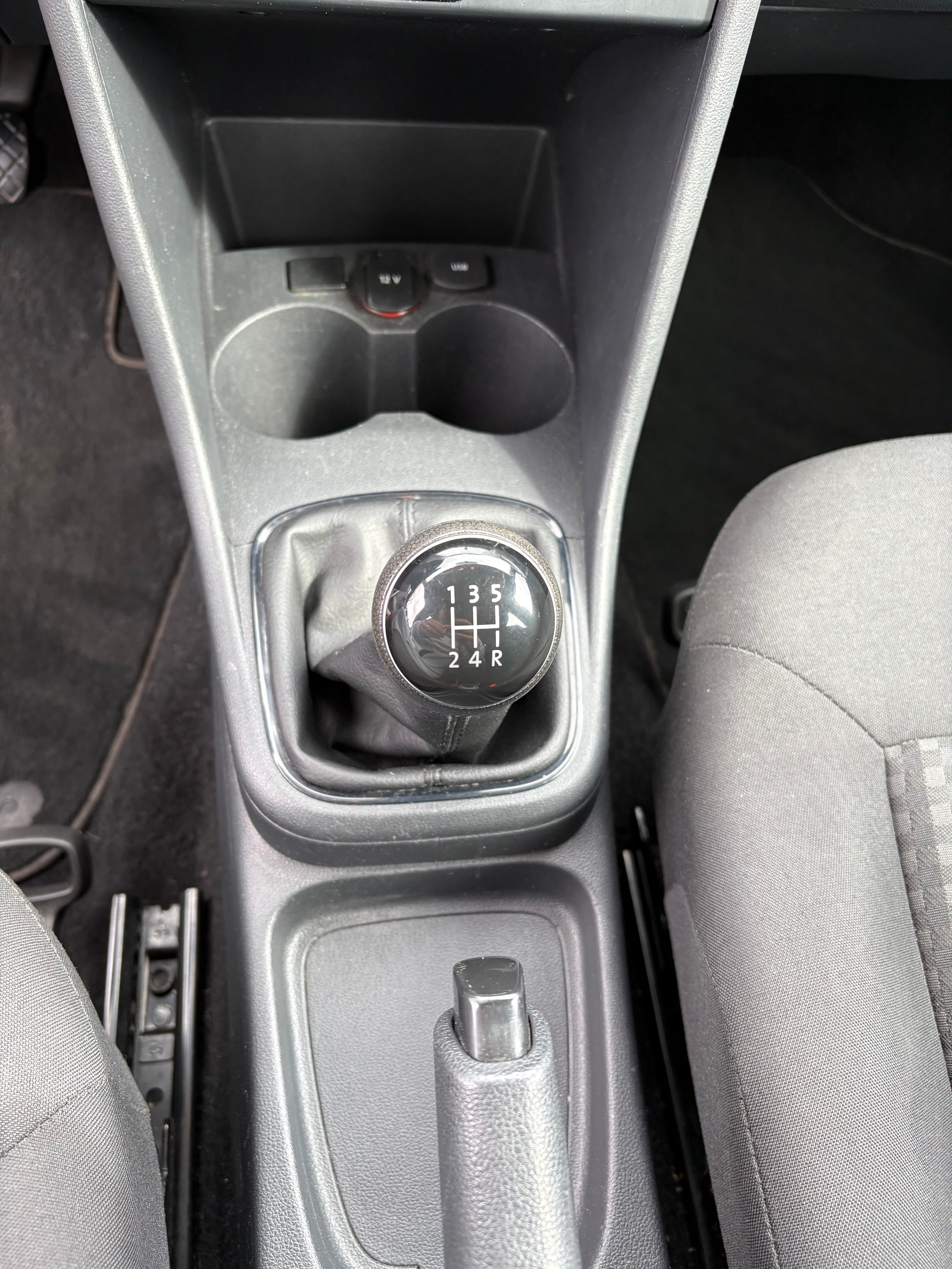 VOLKSWAGEN Polo Thumbnail 6