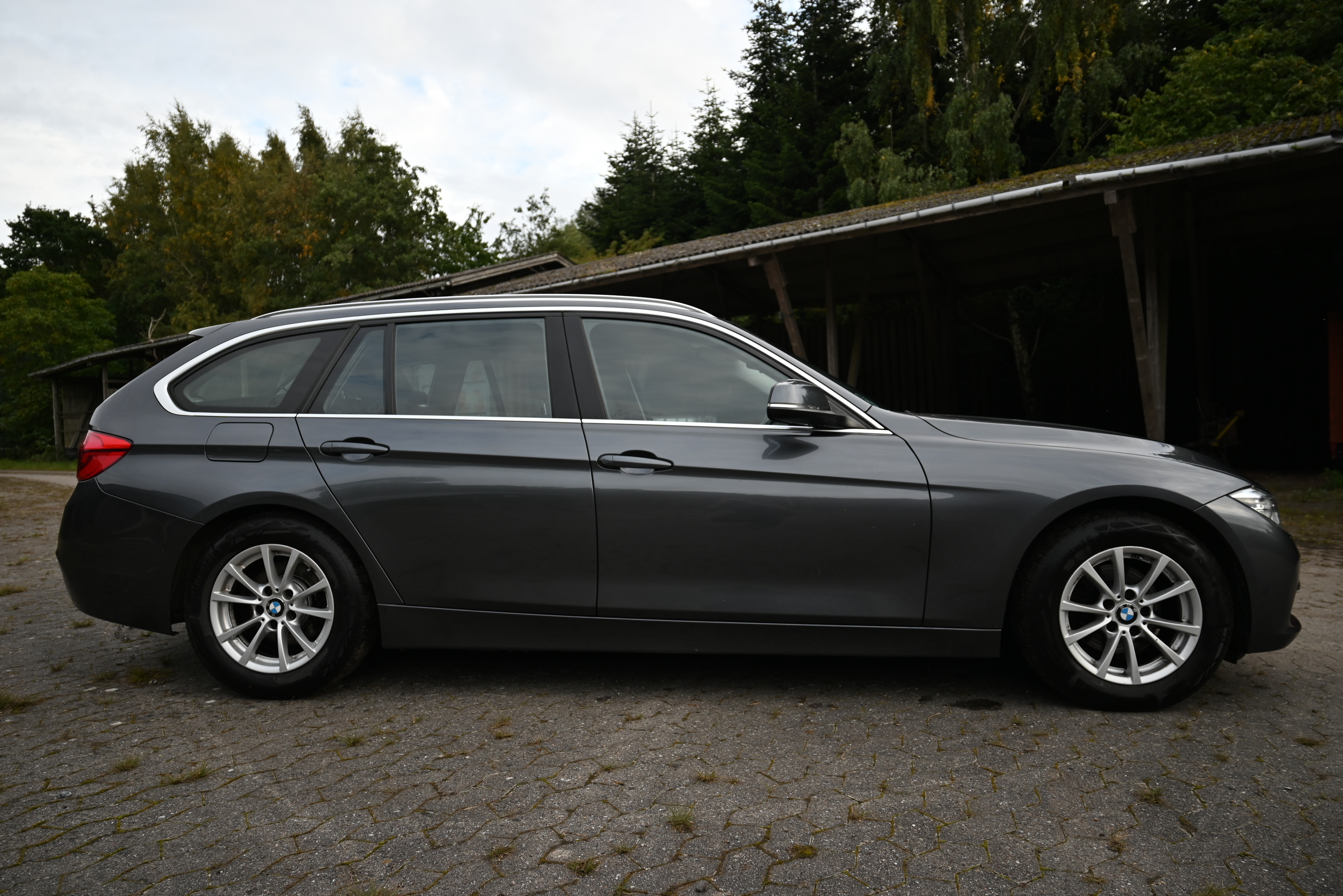 BMW 3-Serie Thumbnail 6