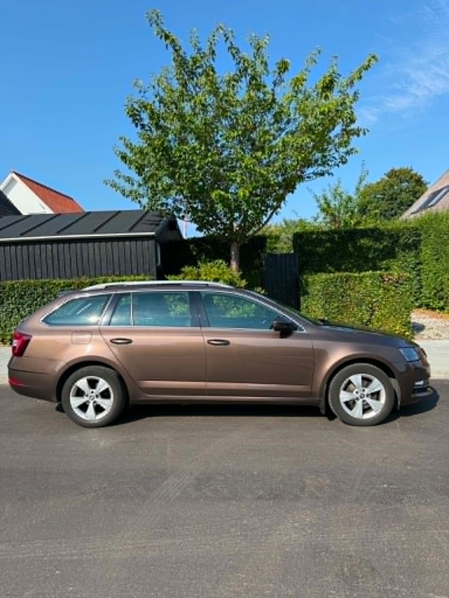 SKODA Octavia Thumbnail 5