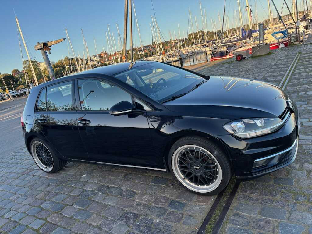 VOLKSWAGEN Golf 1