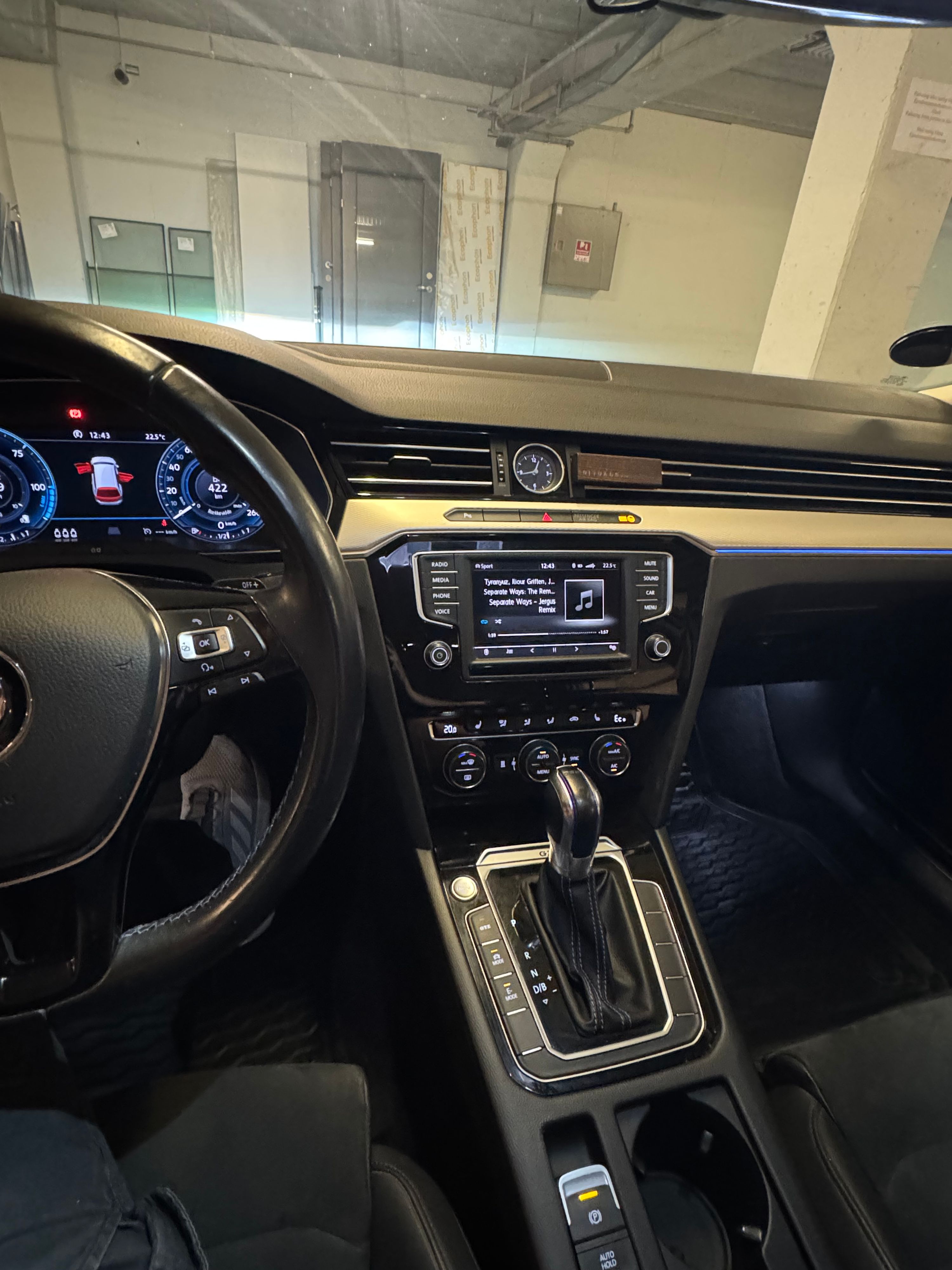 VW Passat Thumbnail 5