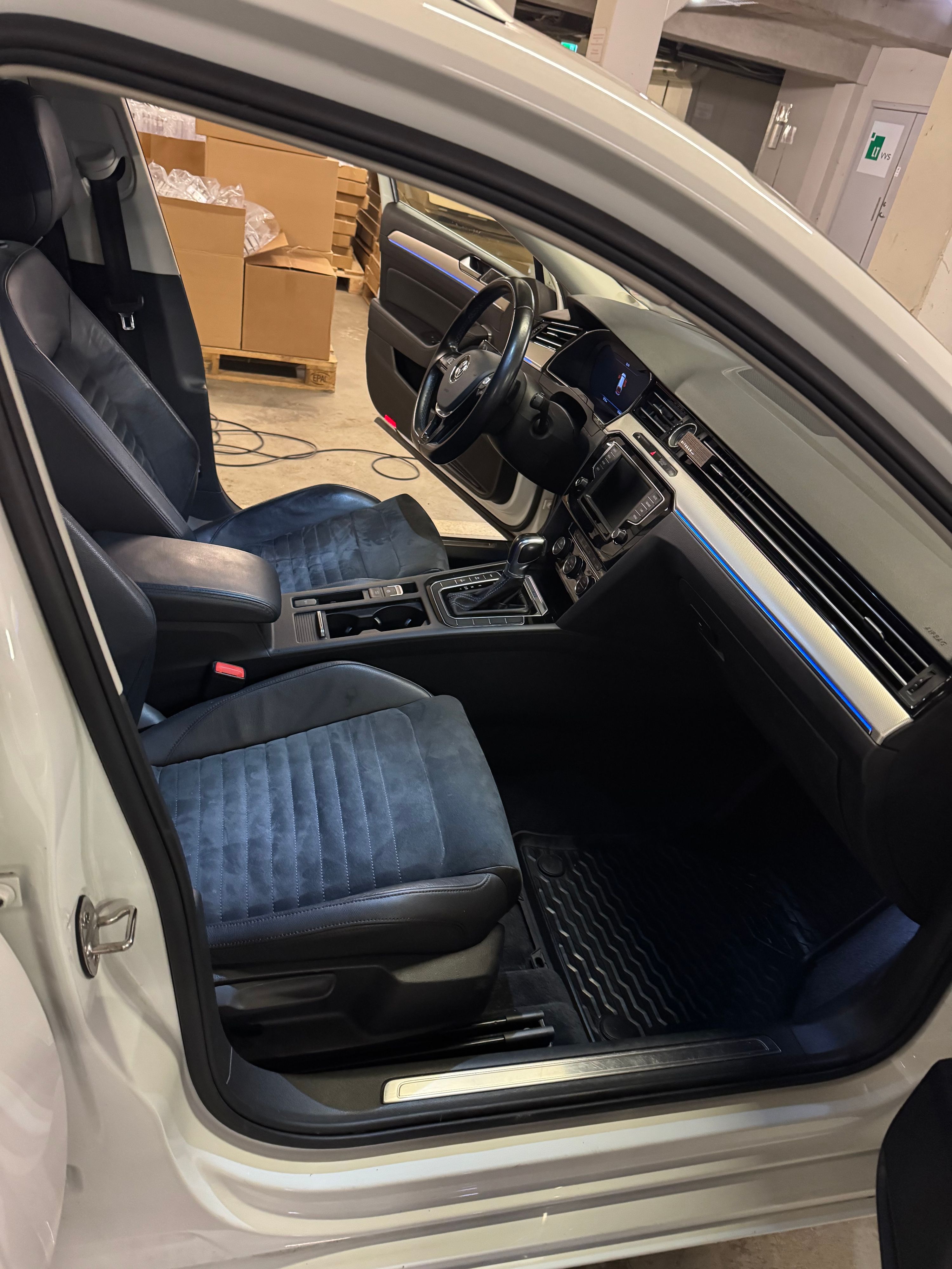 VW Passat Thumbnail 7
