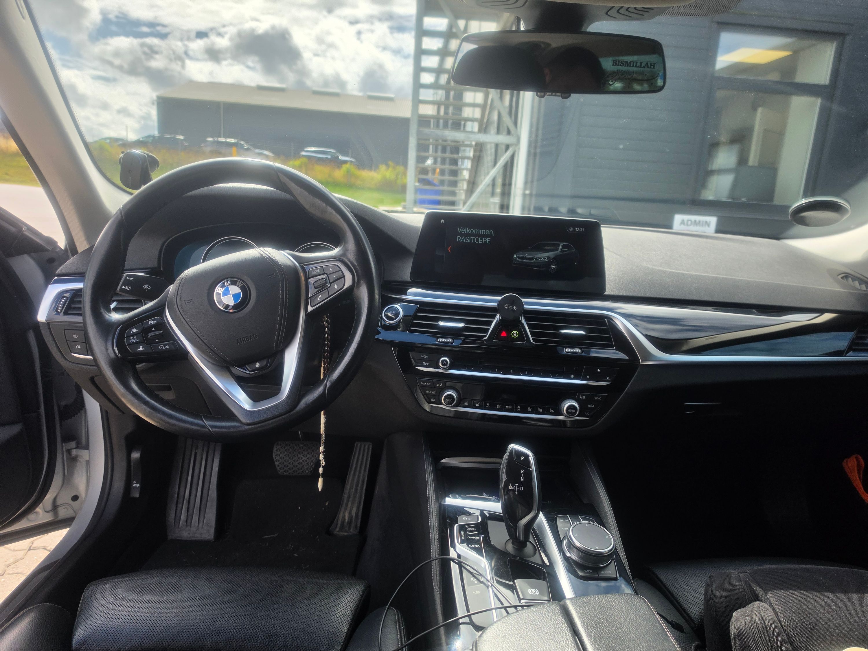 BMW 530e Iperformance Thumbnail 8