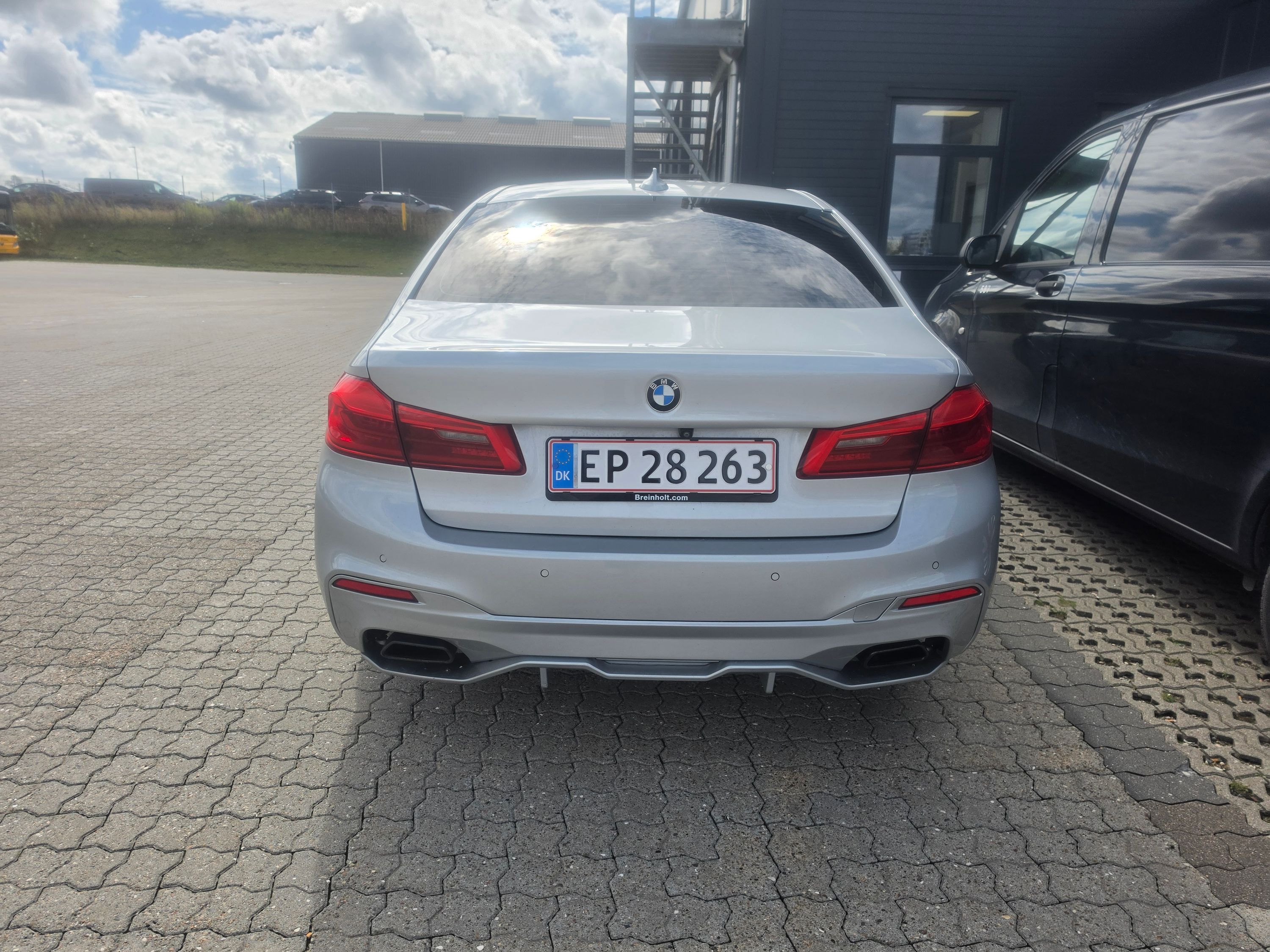 BMW 530e Iperformance Thumbnail 2