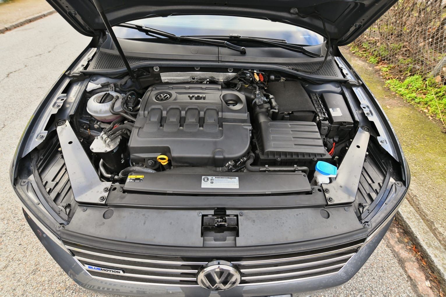VOLKSWAGEN Passat Thumbnail 3