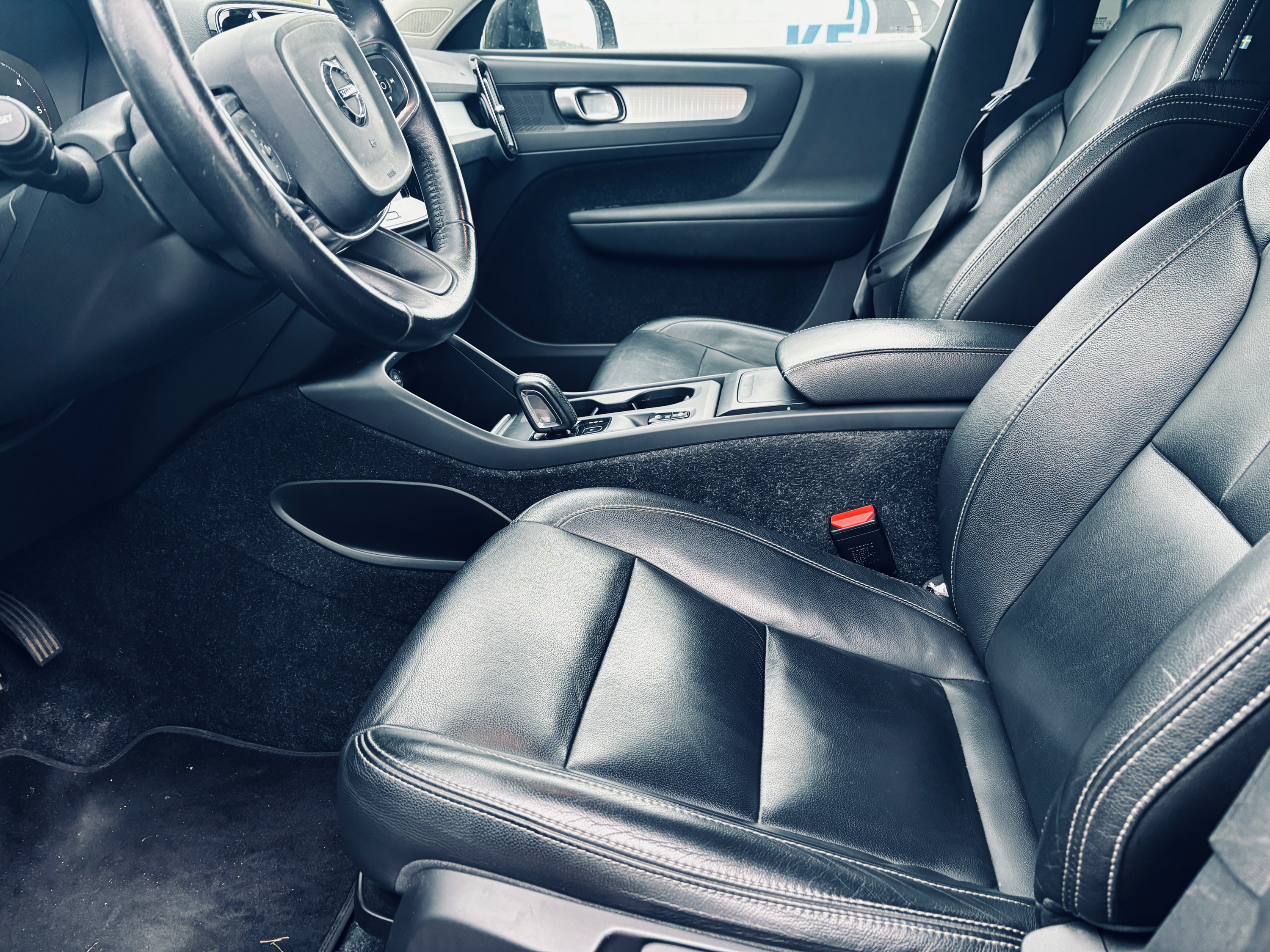 VOLVO Xc40 Thumbnail 6