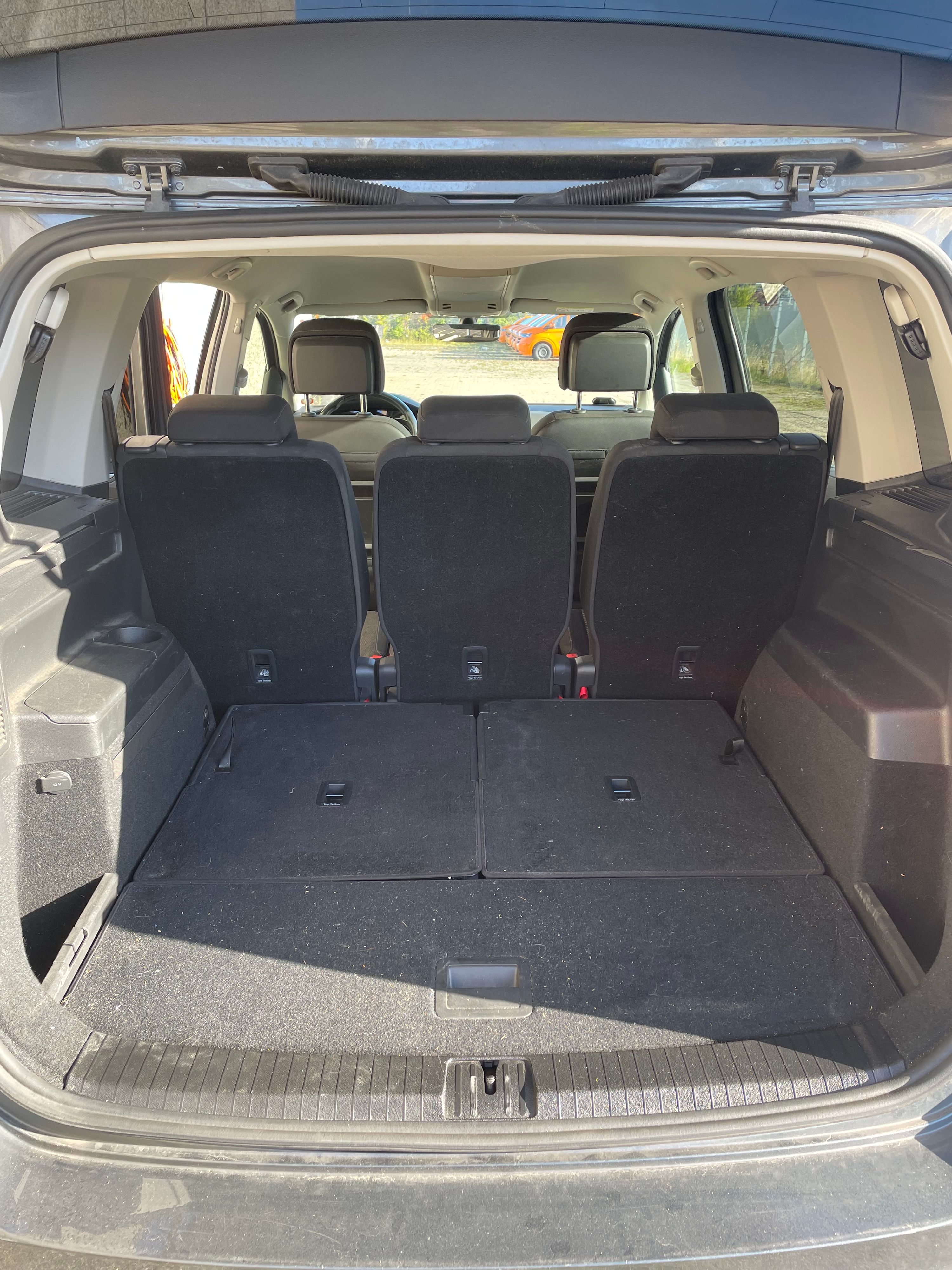 VOLKSWAGEN Touran Thumbnail 9
