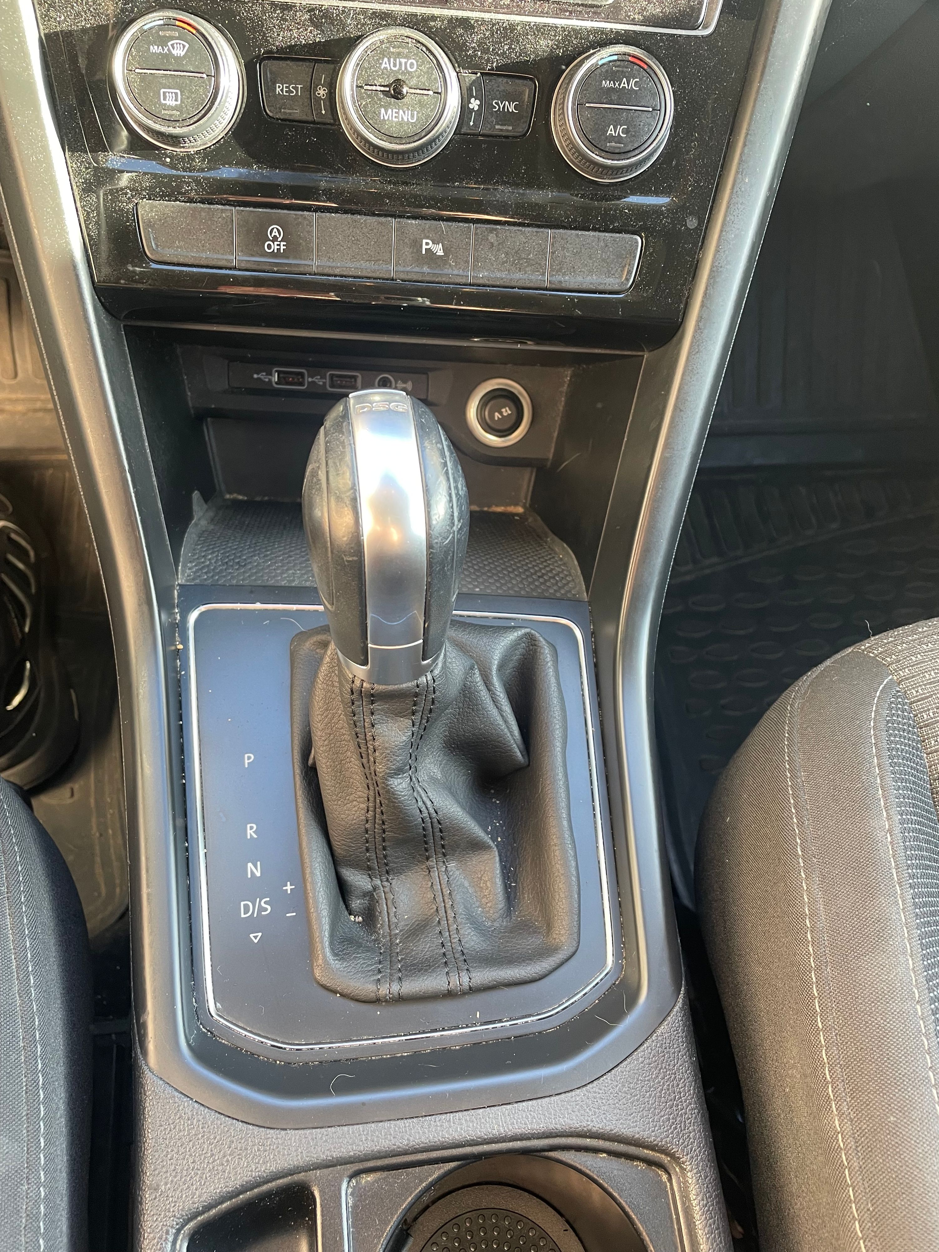 VOLKSWAGEN Touran Thumbnail 8