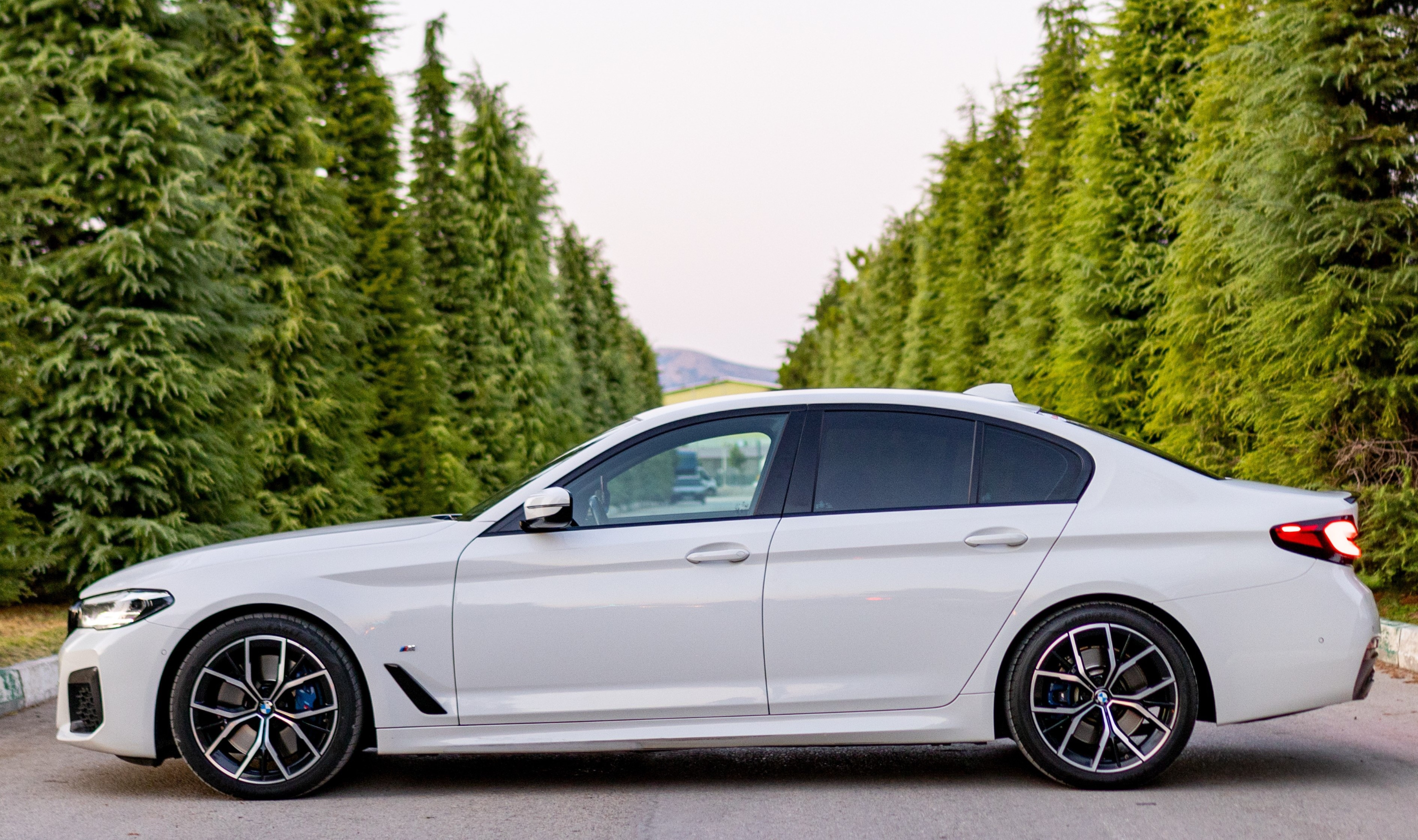 BMW 5-Serie Thumbnail 11