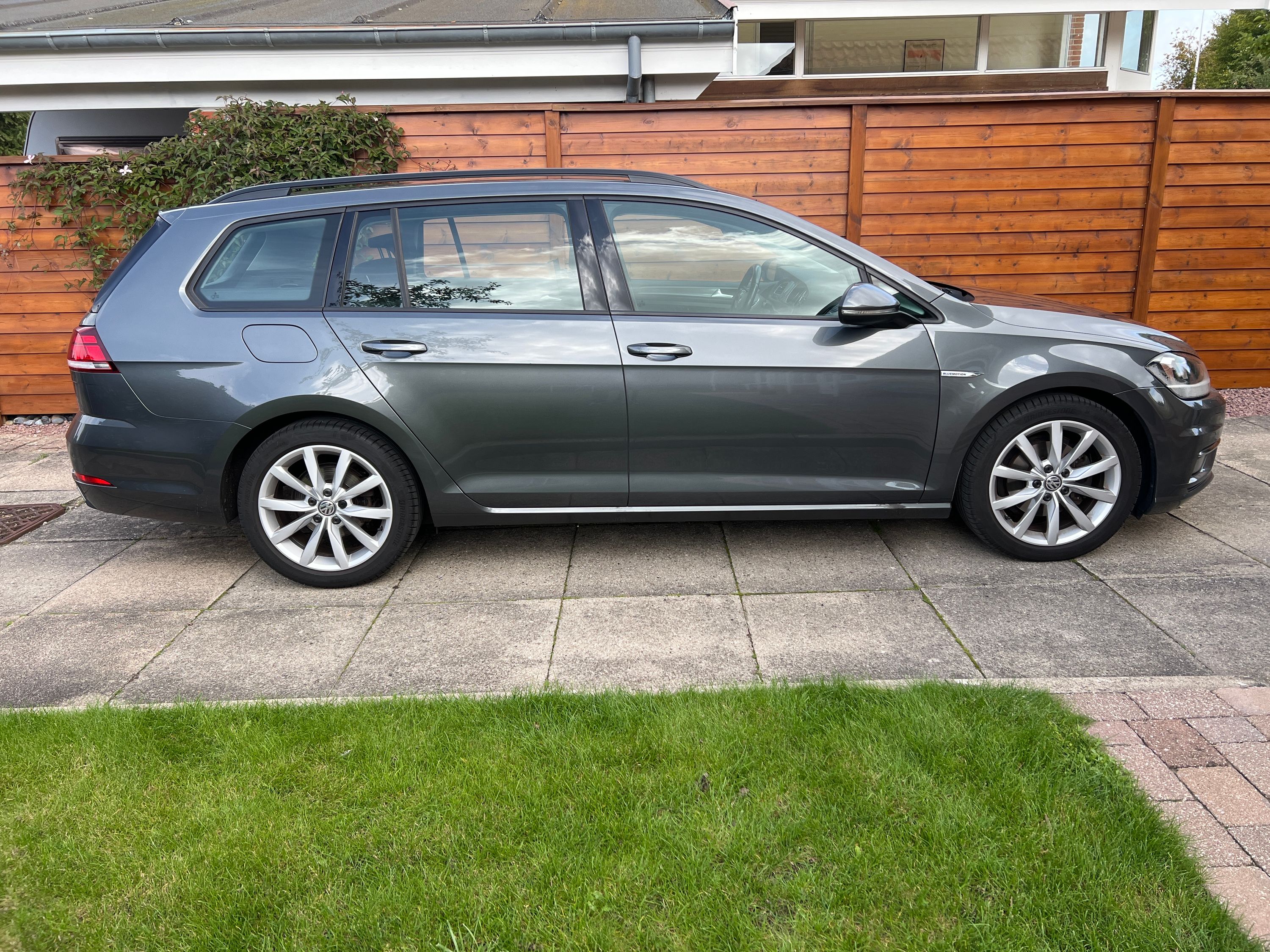 VOLKSWAGEN Golf Thumbnail 8