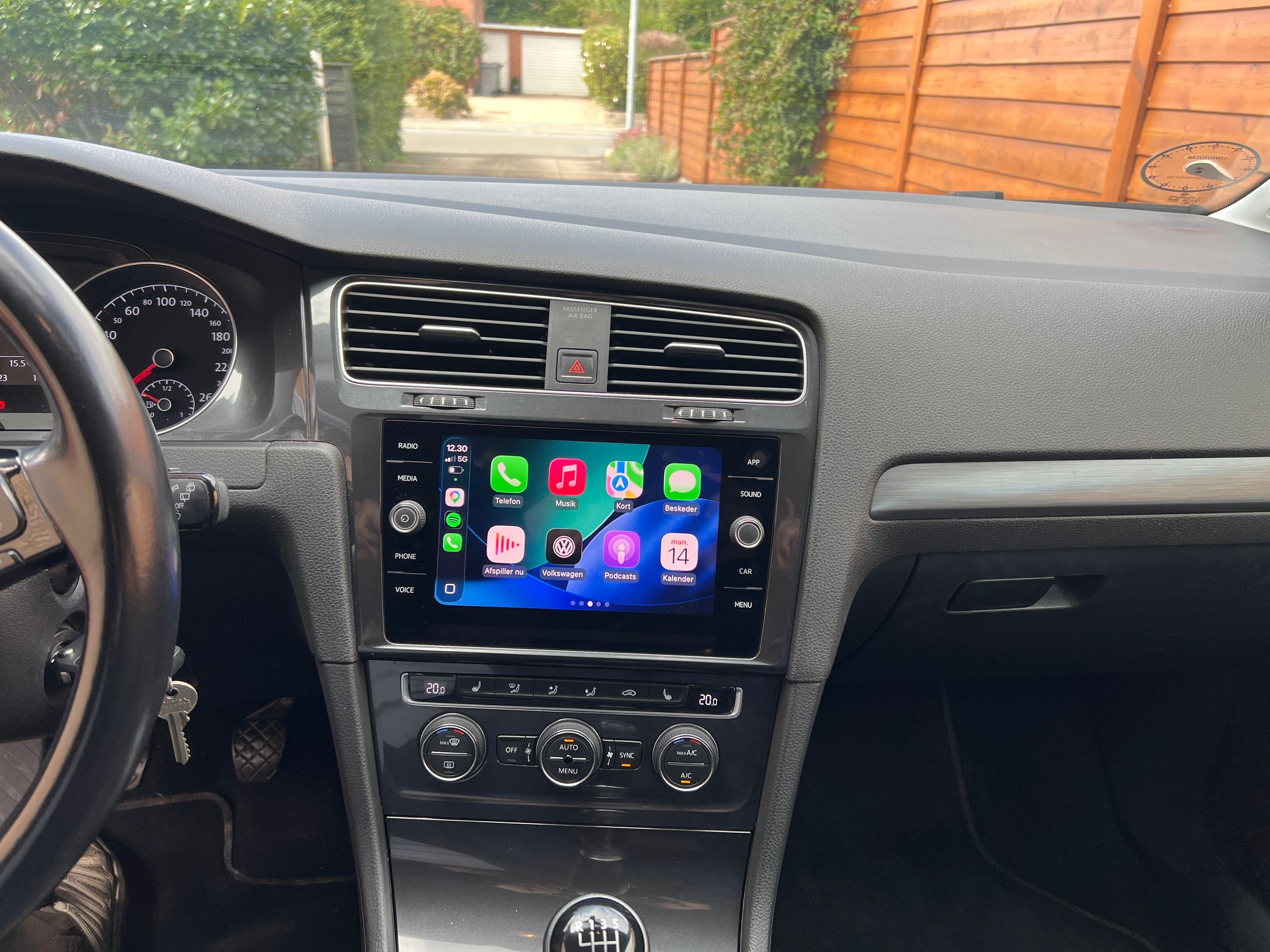 VOLKSWAGEN Golf Thumbnail 11