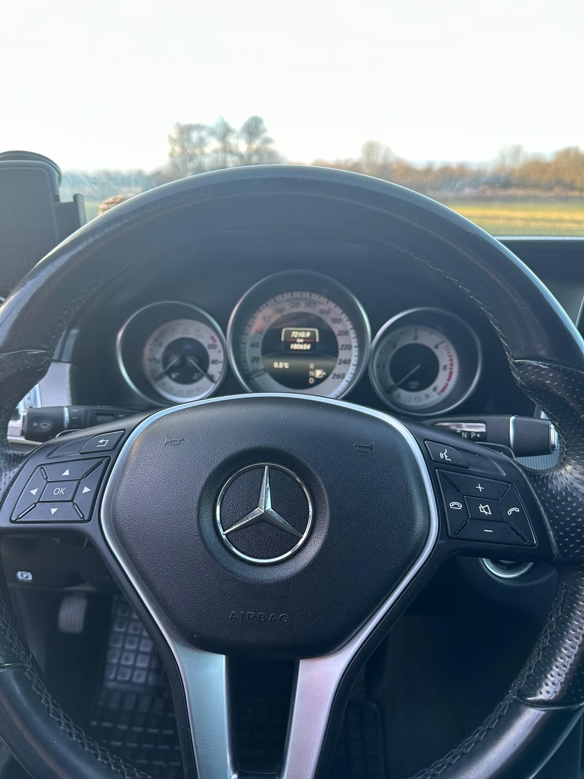MERCEDES-BENZ E-Klasse Thumbnail 8