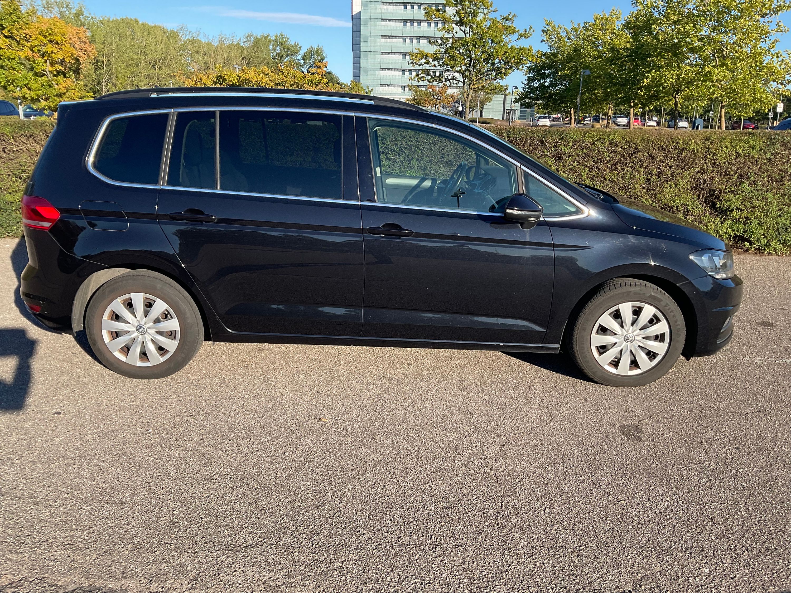 VOLKSWAGEN Touran Thumbnail 12