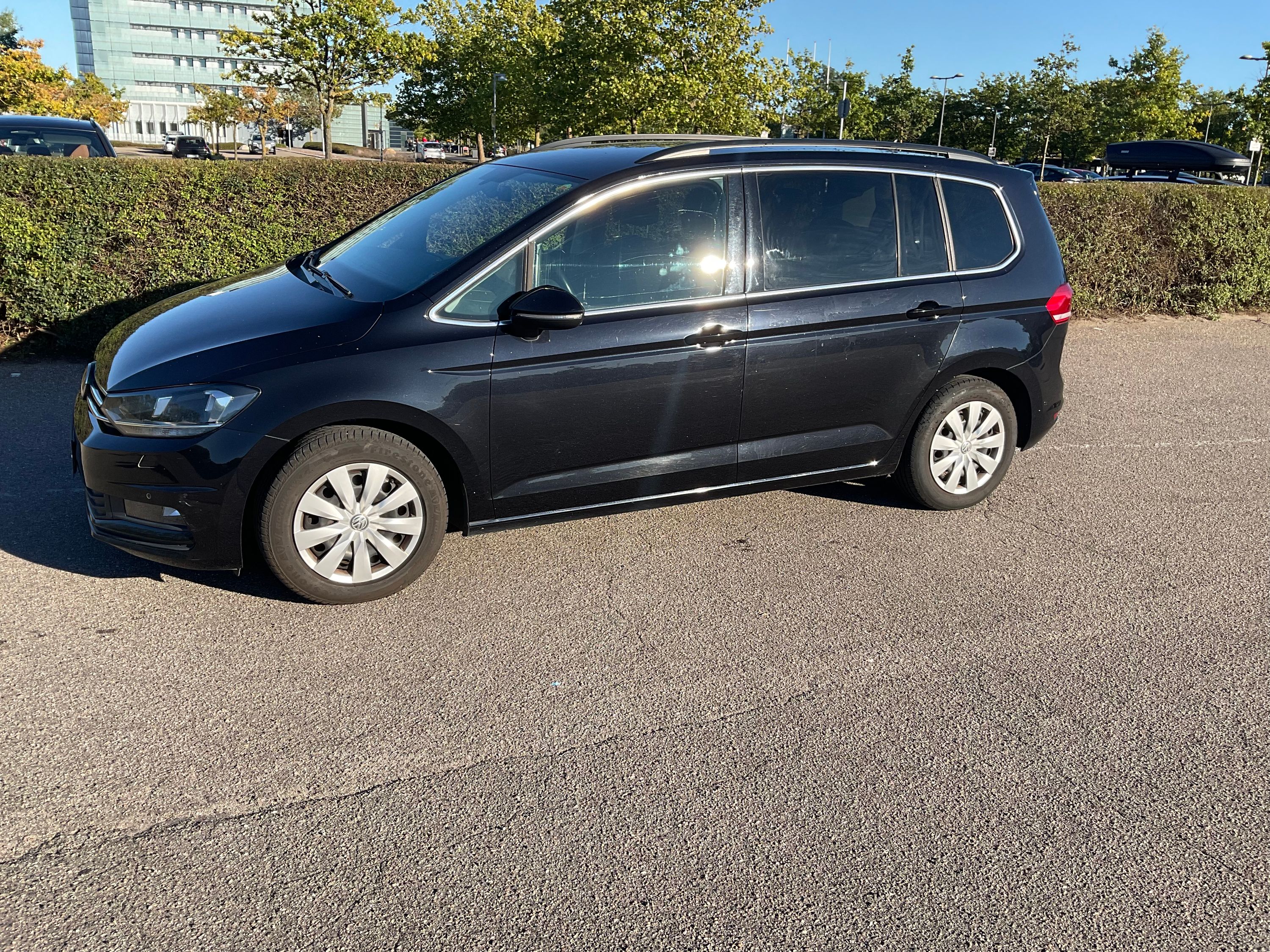 VOLKSWAGEN Touran